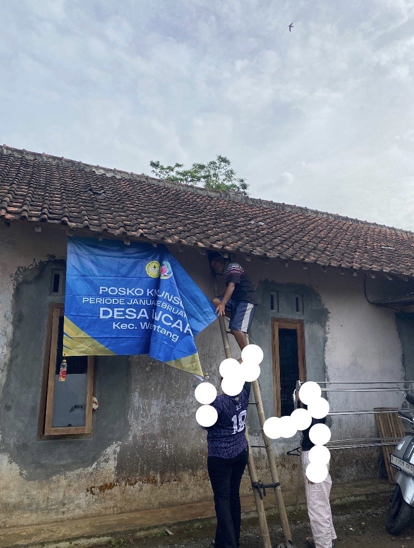 Pemasangan Banner Posko