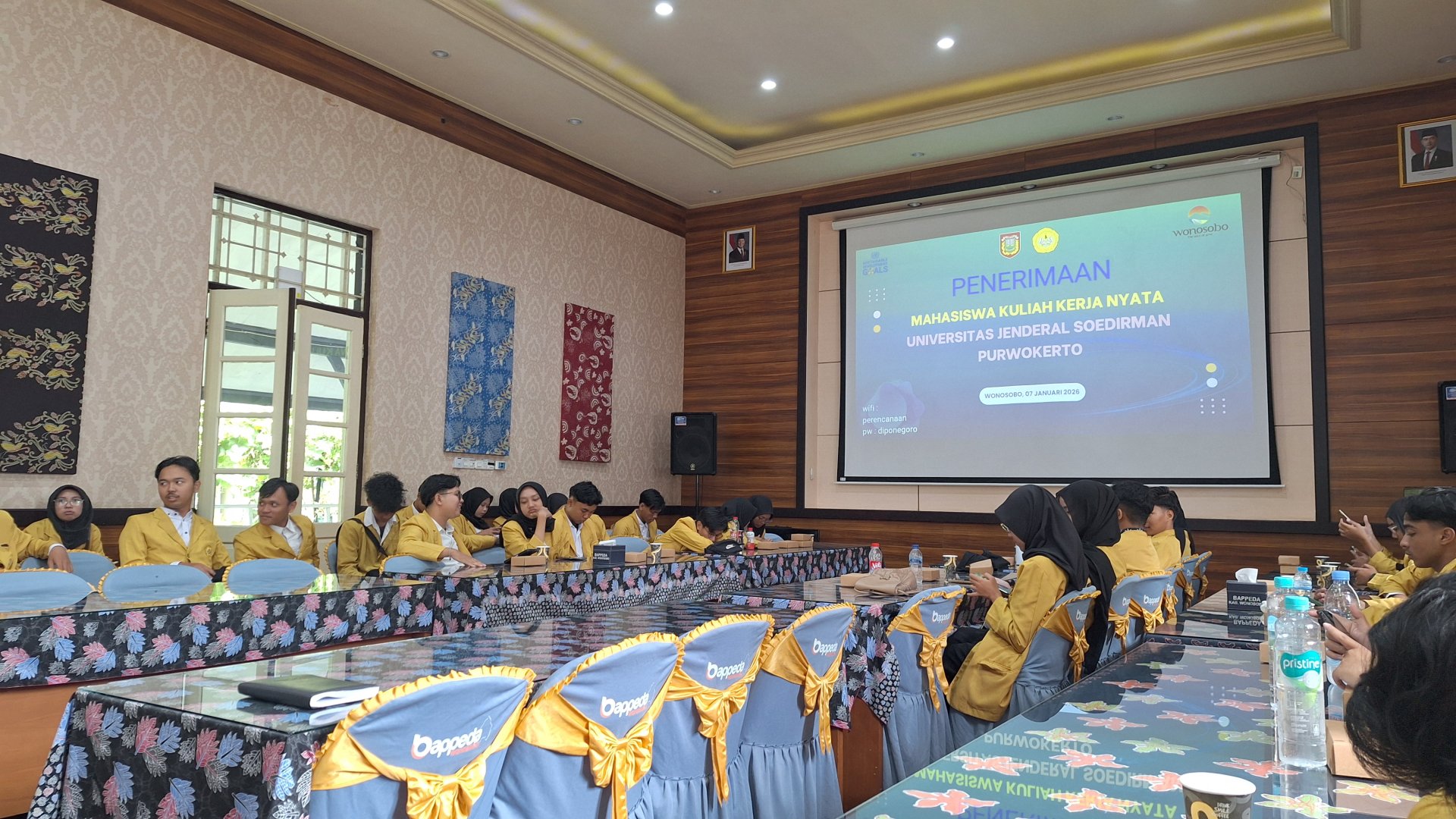 Menghadiri Penerimaan Mahasiswa KKN di Bappeda Kab Wonosobo