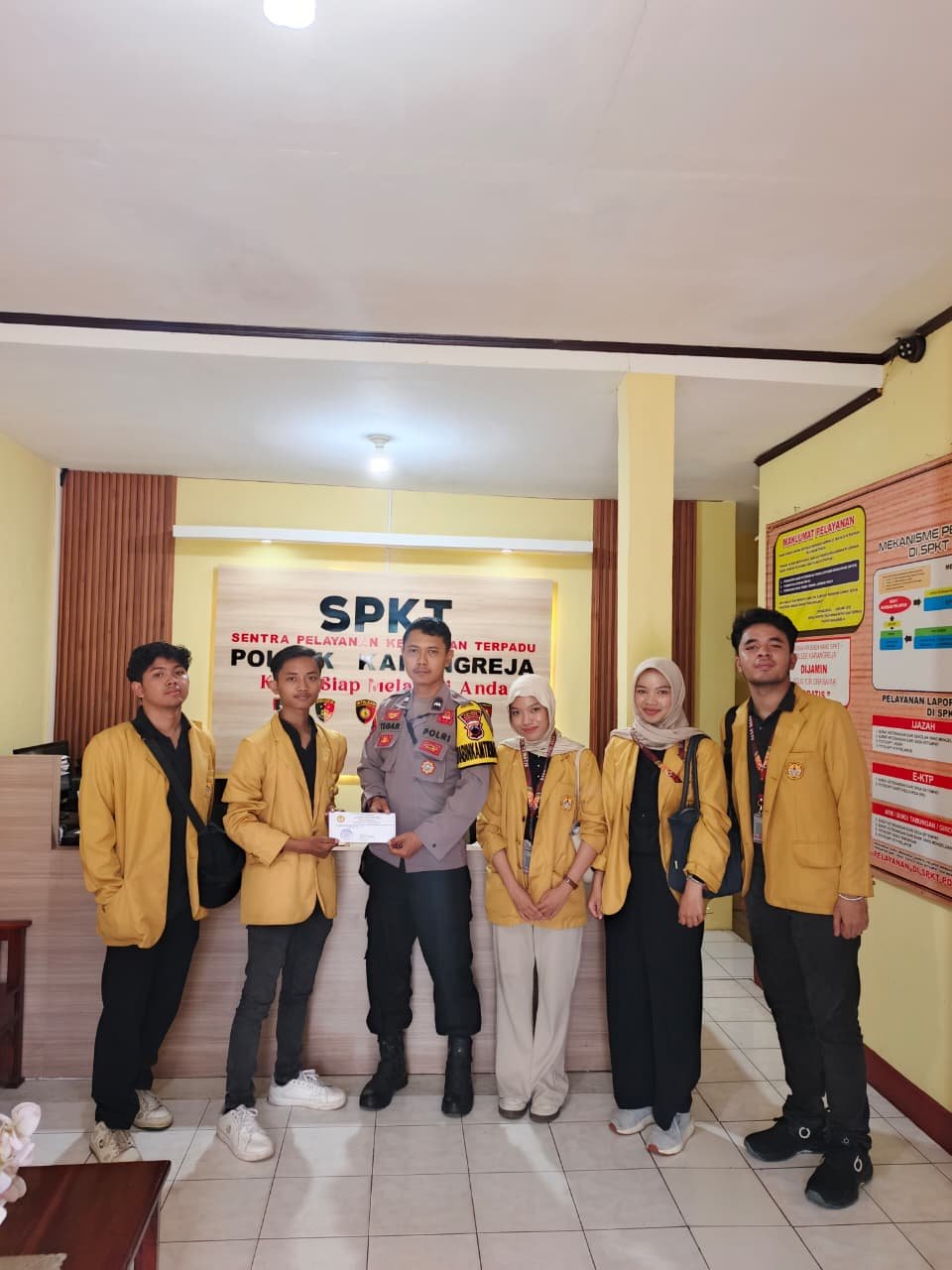 Berkunjung berbagai instansi