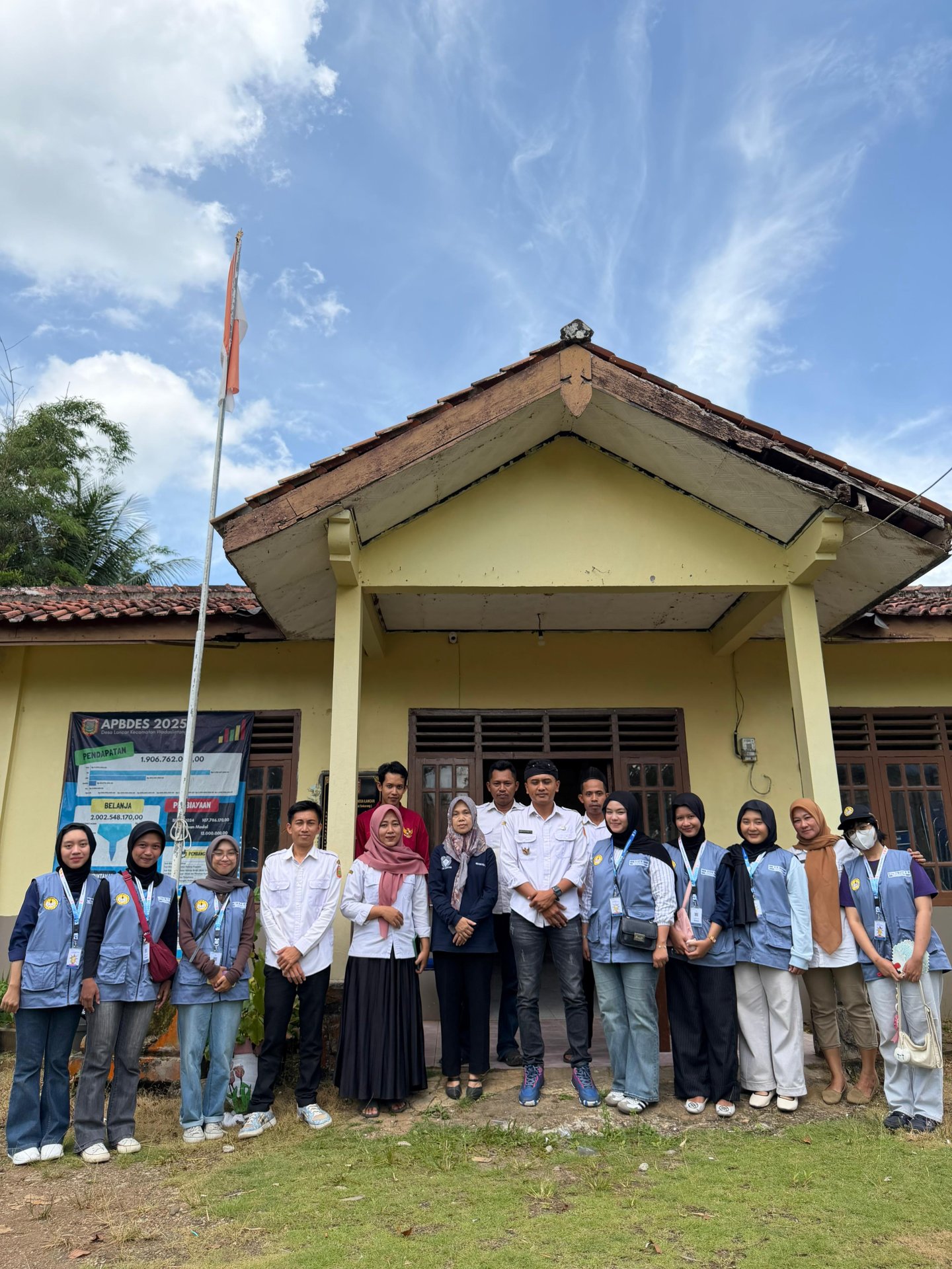 Kunjungan Ke kantor Desa