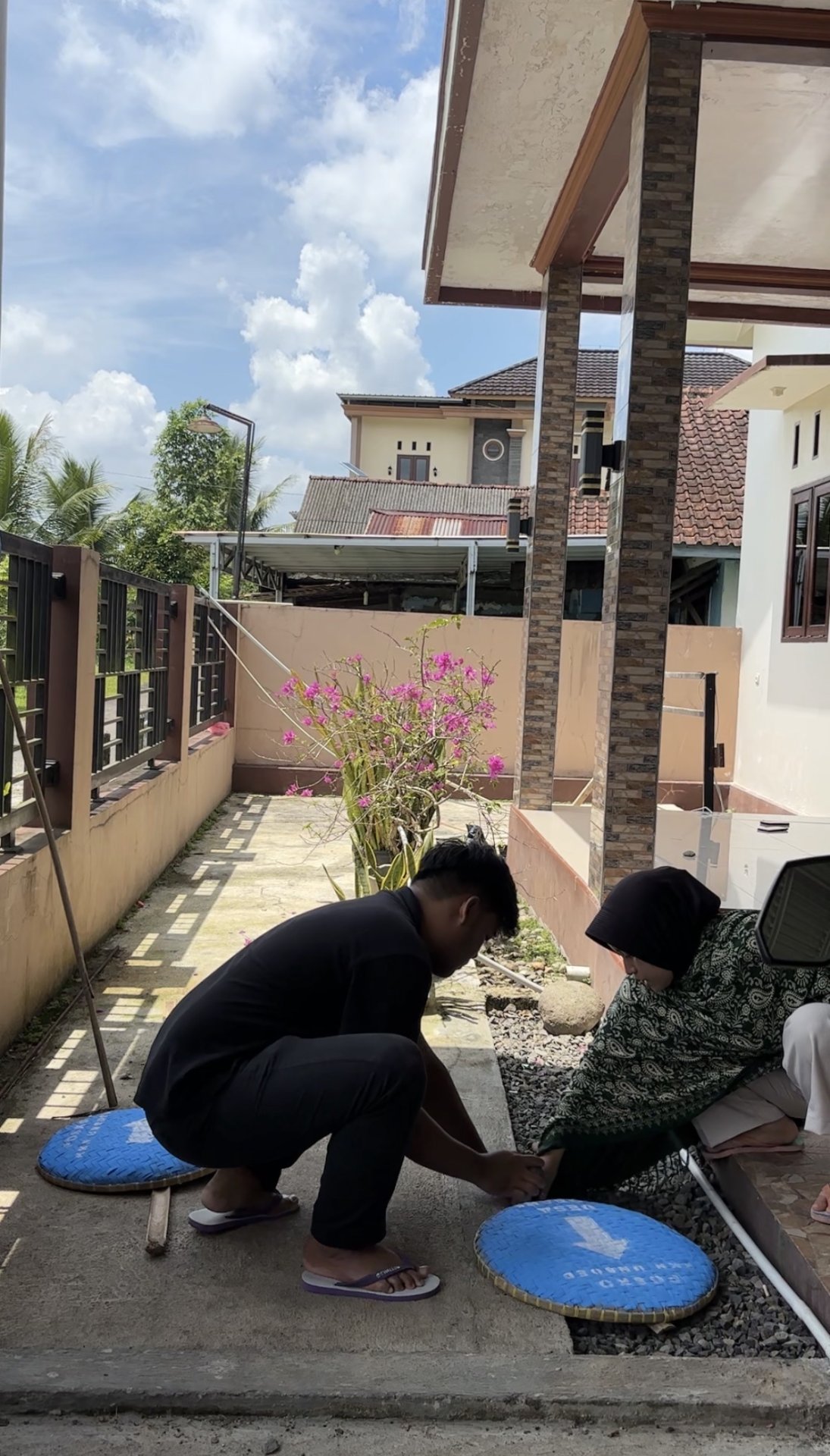 Pembuatan Tampah Petunjuk posko KKN Losari