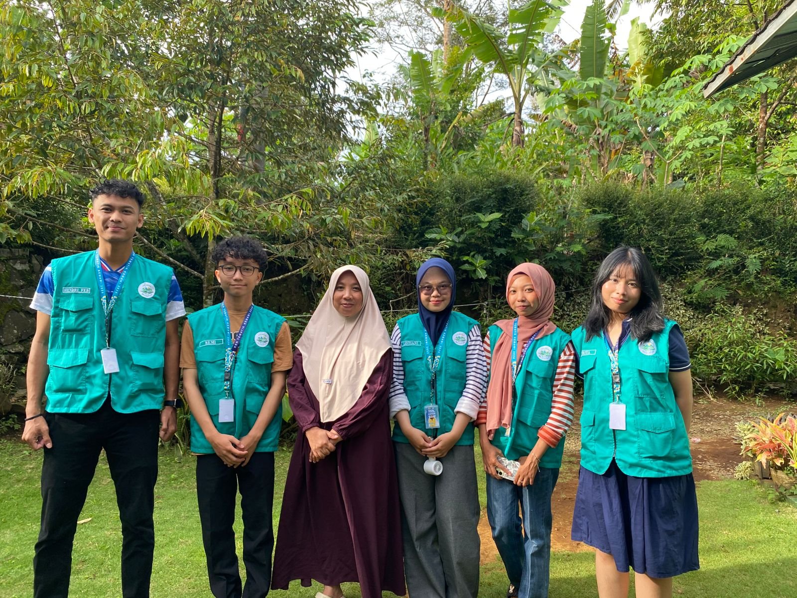 Pemasangan arah petunjuk posko dan kunjungan koordinasi kegiatan kkn setiap Rw