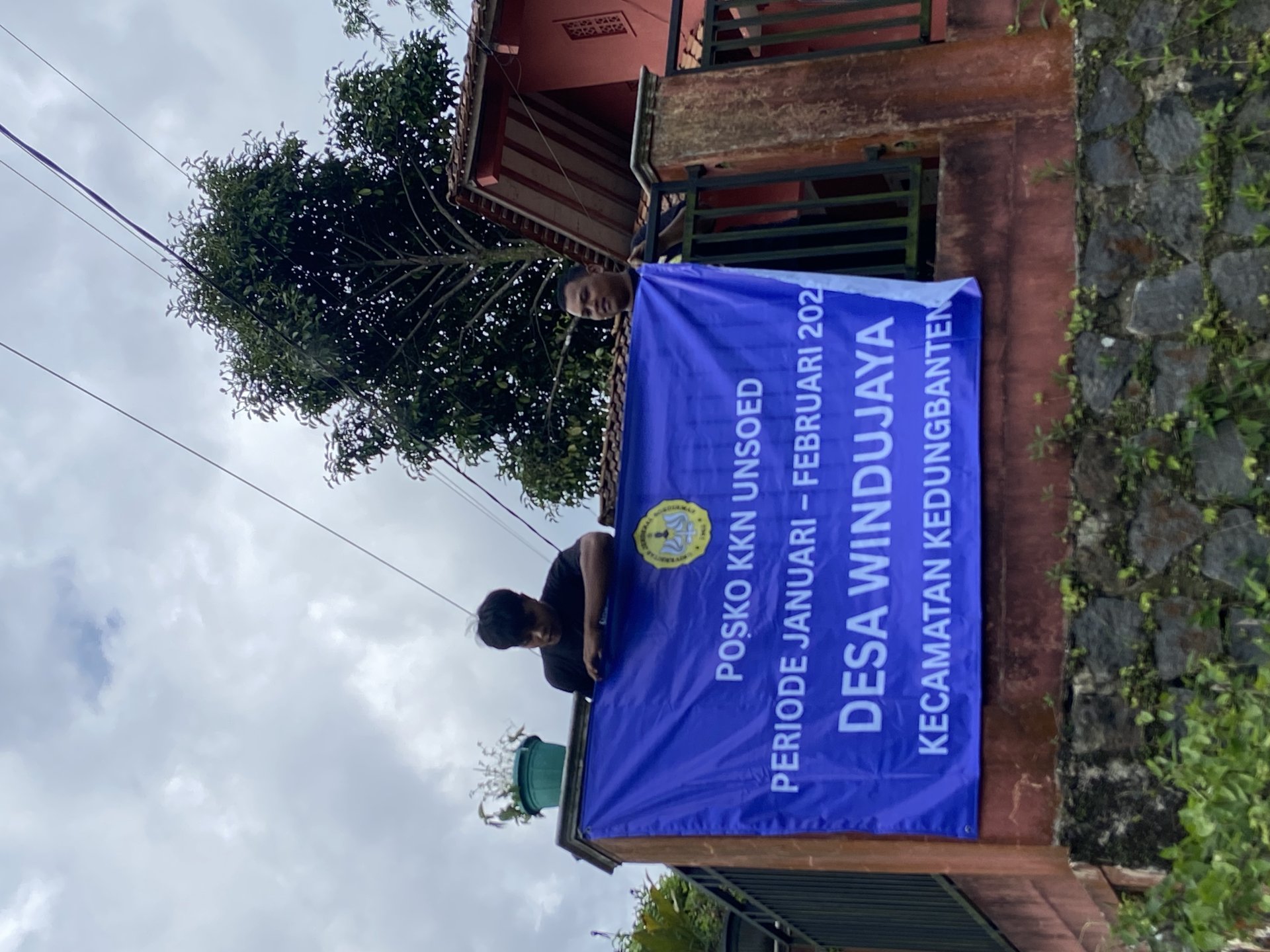 PENERIMAAN MAHASISWA DI KABUPATEN BANYUMAS DAN PEMASANGAN BANNER POSKO