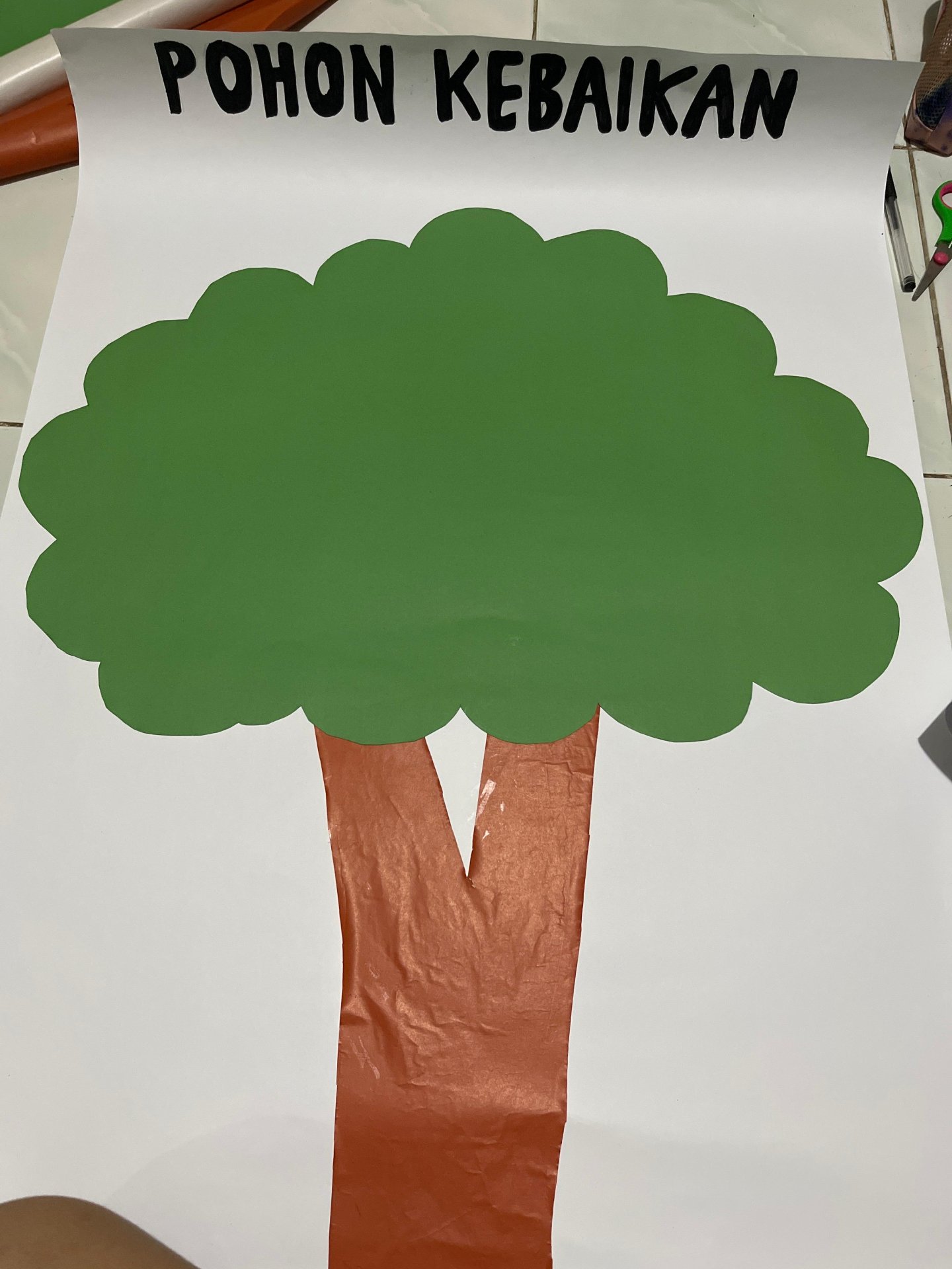 Pembuatan pohon kebaikan untuk proker sosialisasi bahaya bullying divisi pendidikan