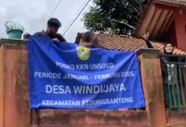 Pemasangan Banner Posko dan Penerimaan Mahasiswa KKN Kabupaten Banyumas