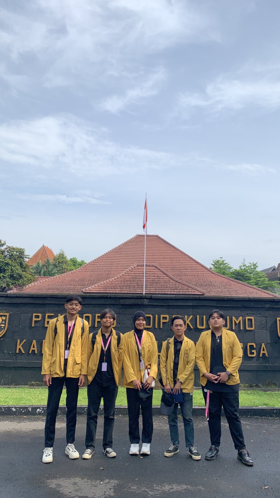 3. Pemasangan Banner dan Struktur Organisasi KKN