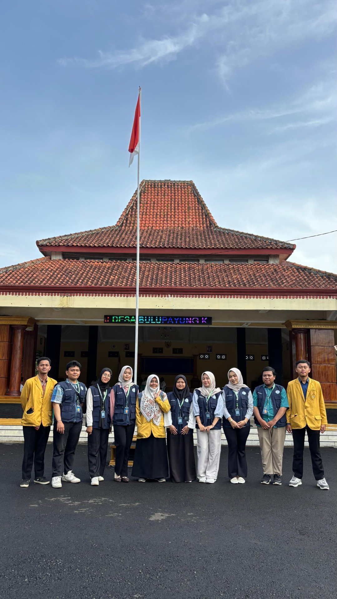 Mengikuti Apel pagi di Balai Desa, Penerimaan mahasiswa KKN di kecamatan, koordinasi ke TK PGRI 2 mengenai proker mewarnai,Membantu mengajar di TK PGRI 2 BuluPayung,Koordinasi ke SD 2 & 4 BuluPayung mengenai proker PHBS,Koordinasi selaku humas ke baldes
