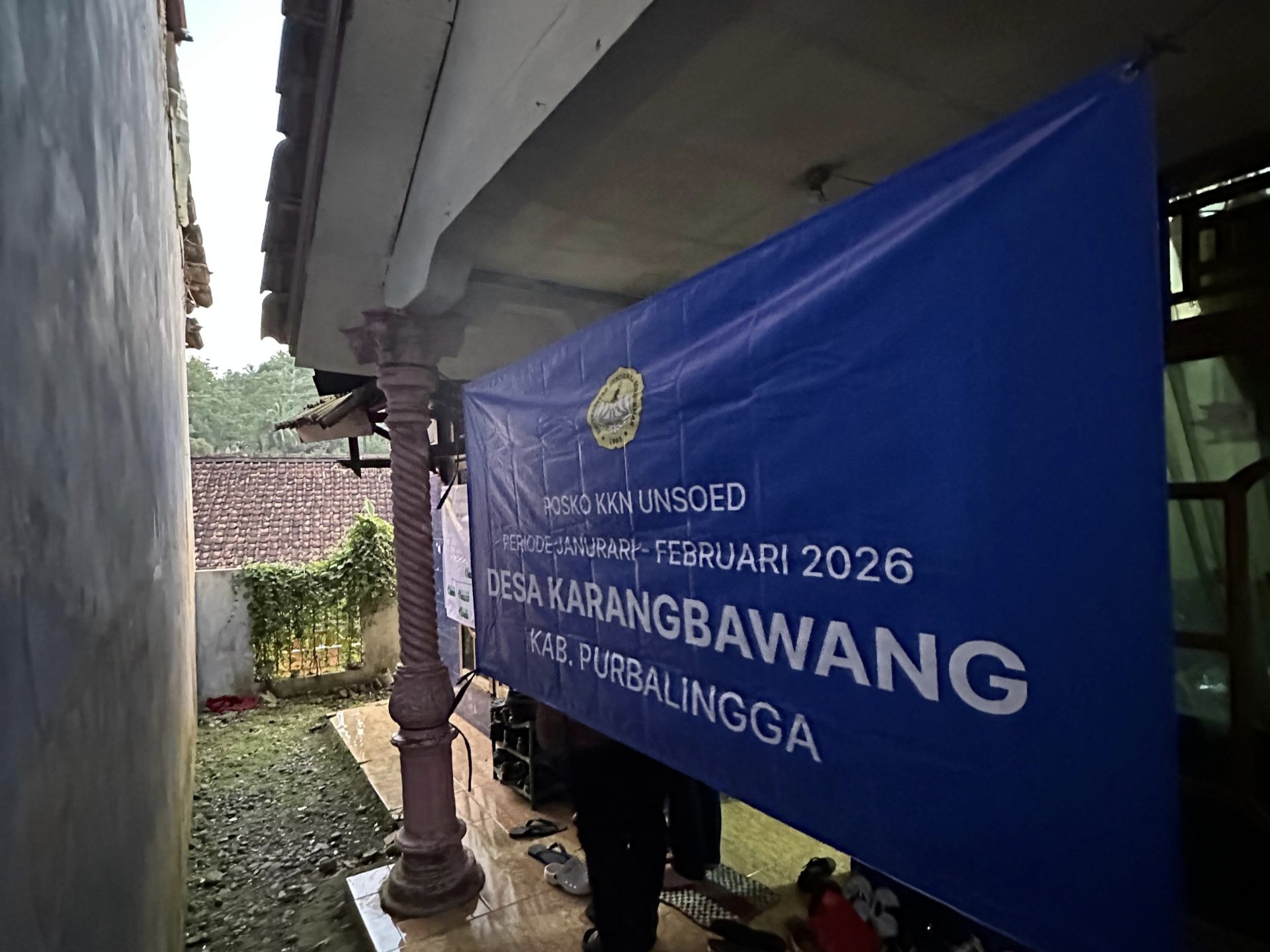 PEMASANGAN BANNER IDENTITAS DAN STRUKTUR POSKO
