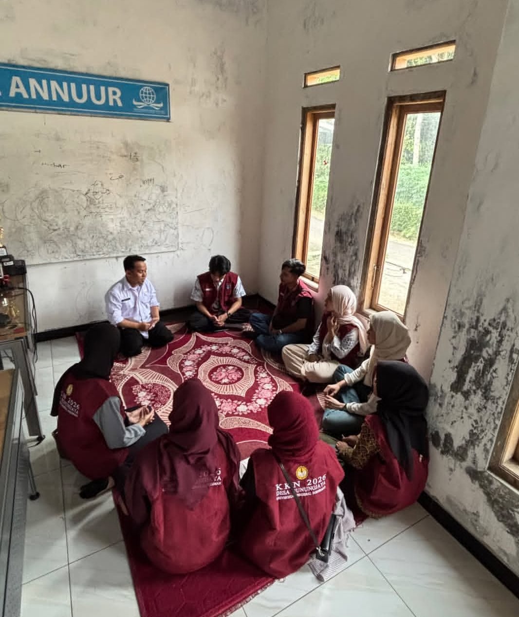 Kunjungan ke Balai Desa dan Kadus di Gunung Jaya - Day 1 KKN