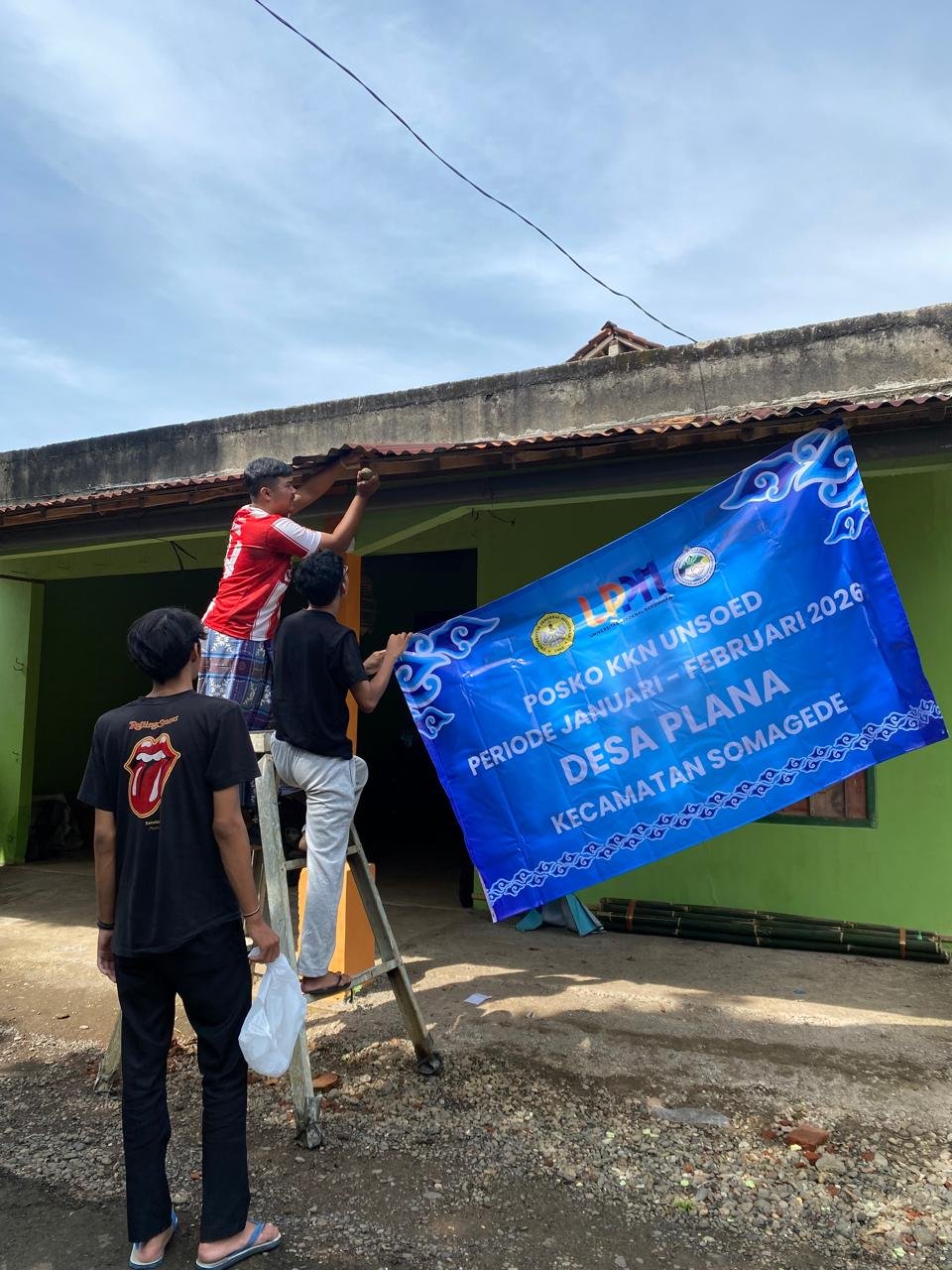 PEMASANGAN BANNER POSKO KKN