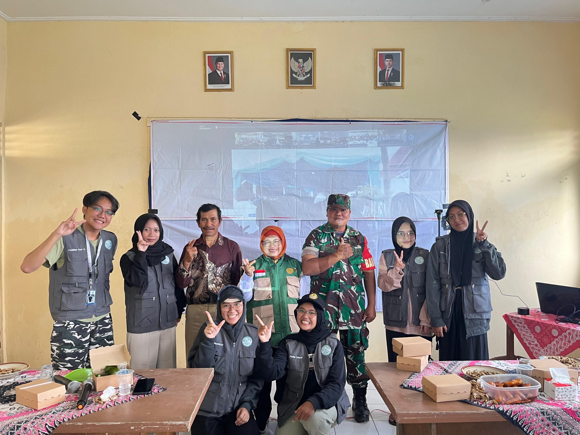 Mengikuti kegiatan syukuran panen raya di BPP