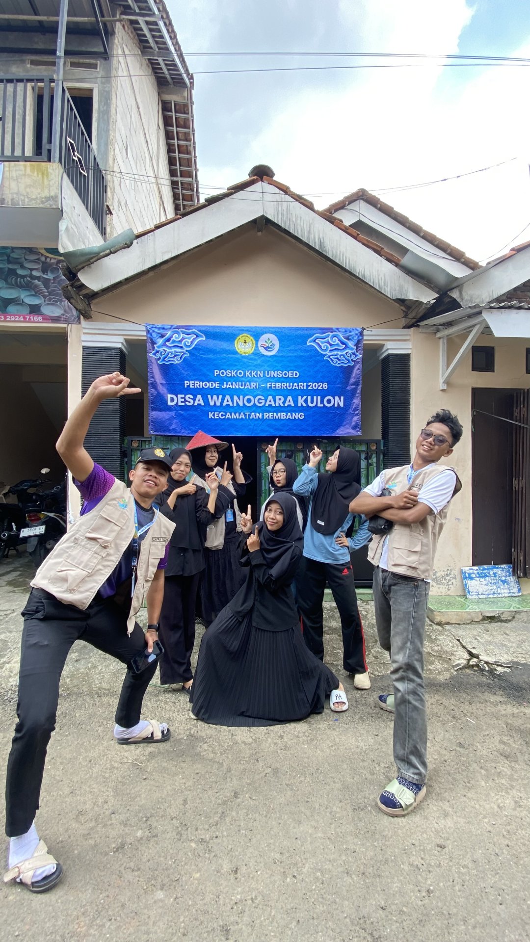 Pemasangan Banner Posko, Banner Struktur Organisasi, Soan dengan Bapak Kades