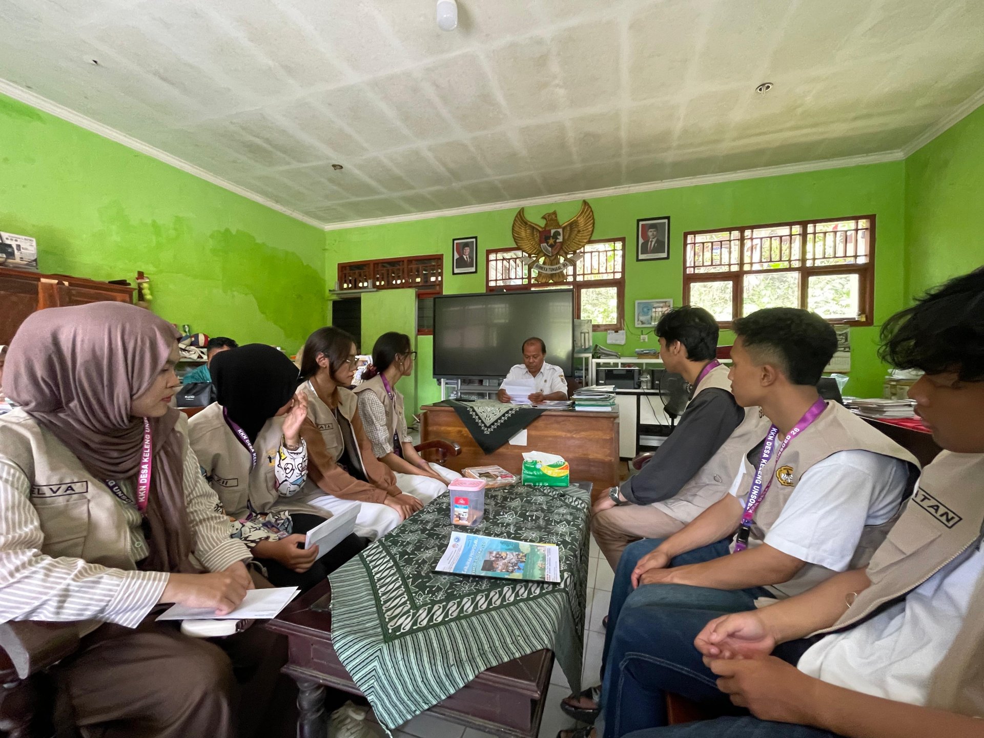 Berkunjung ke tokoh masyarakat