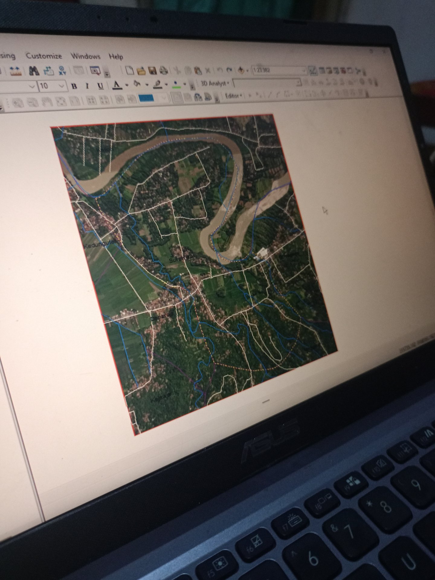 Membuat peta administrasi desa