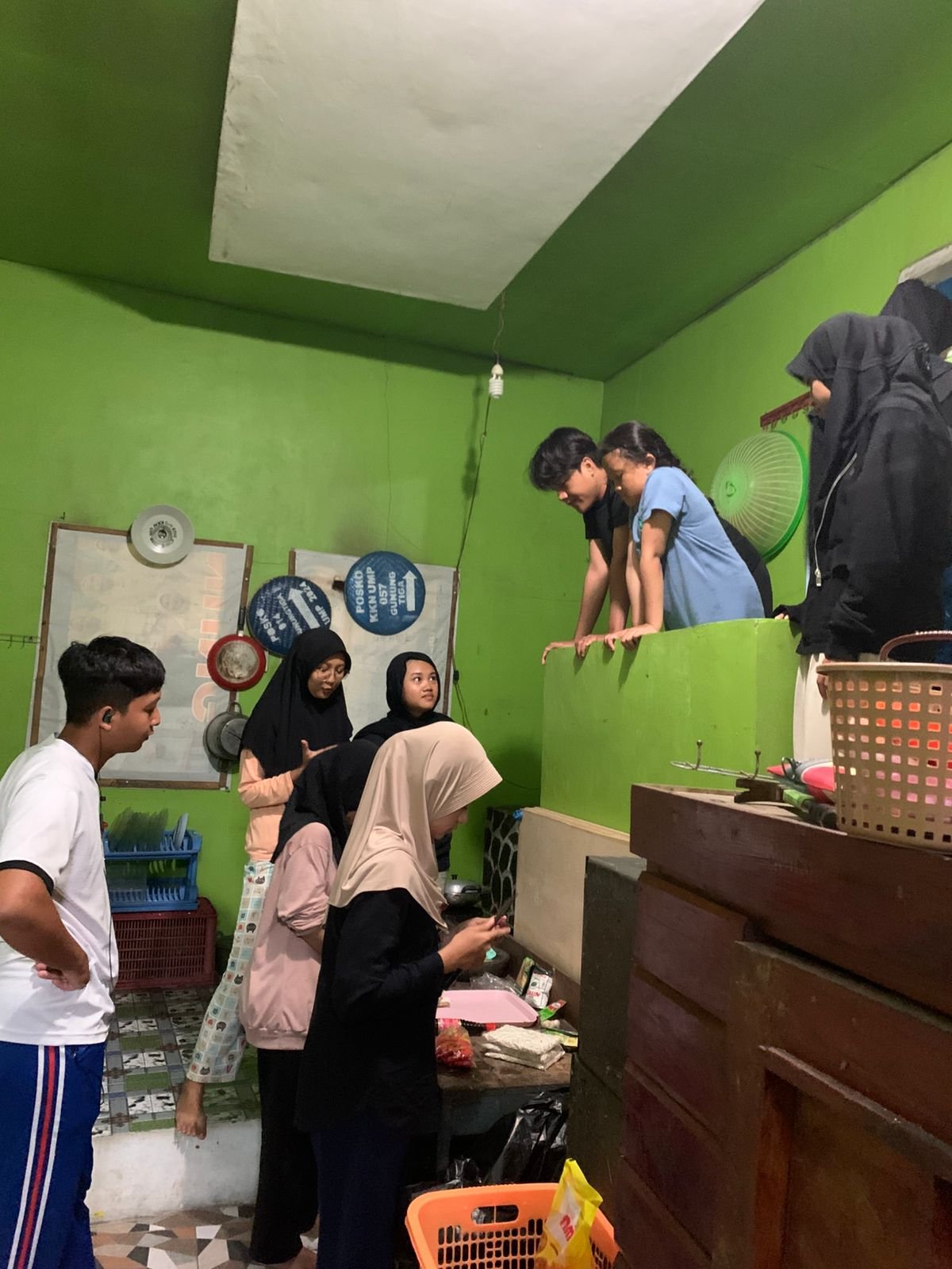 Memasak untuk Konsumsi Mahasiswa KKN