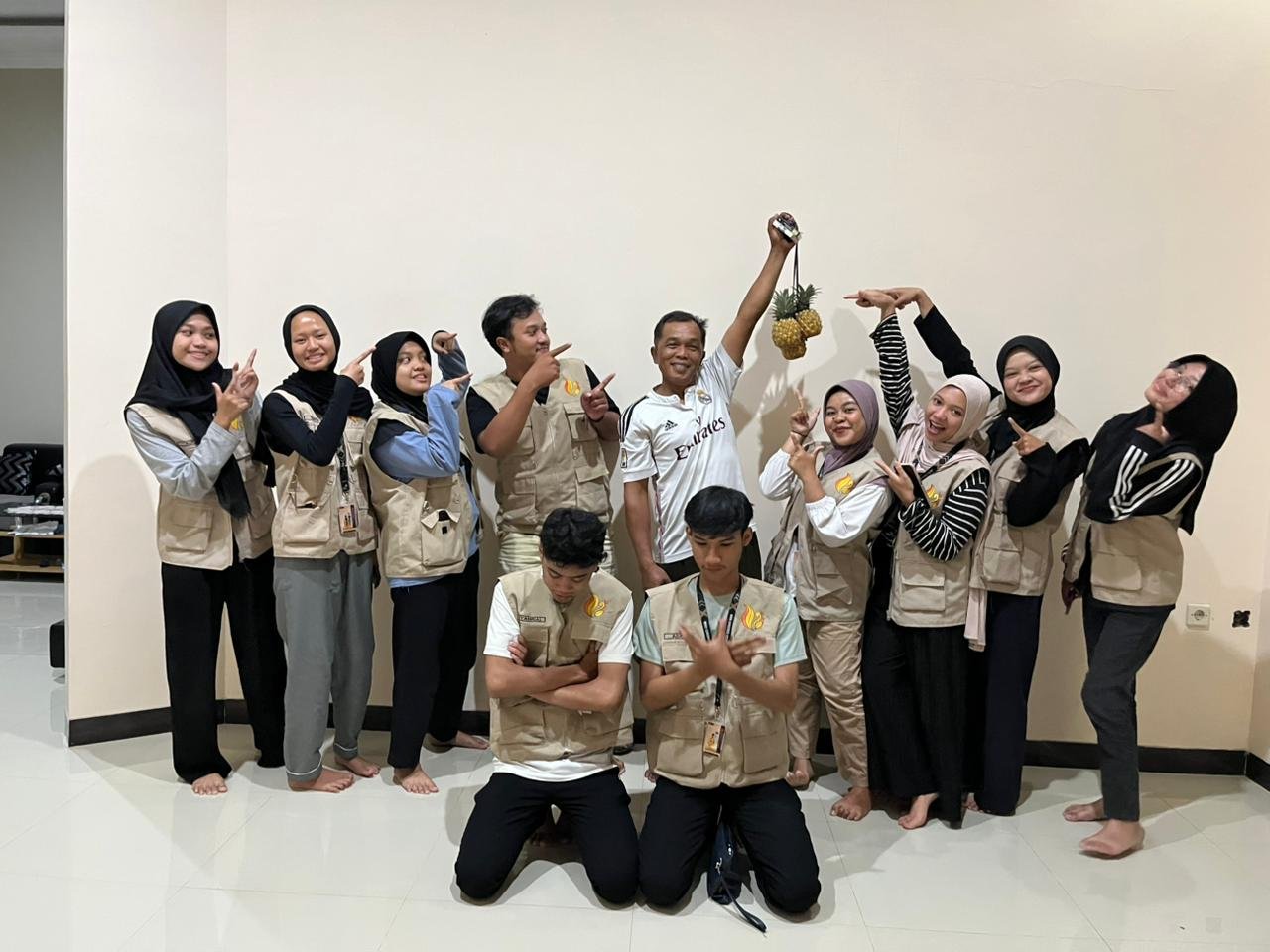 Berkunjung Ke Rumah Kepala Dusun