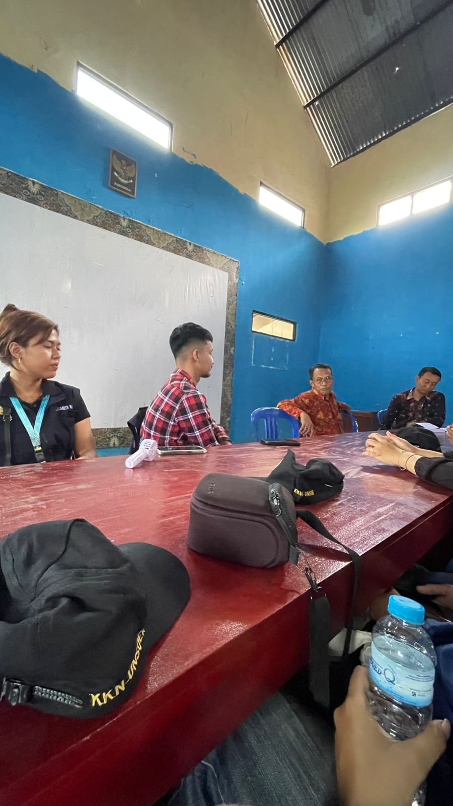 Kunjungan ke Balai Desa