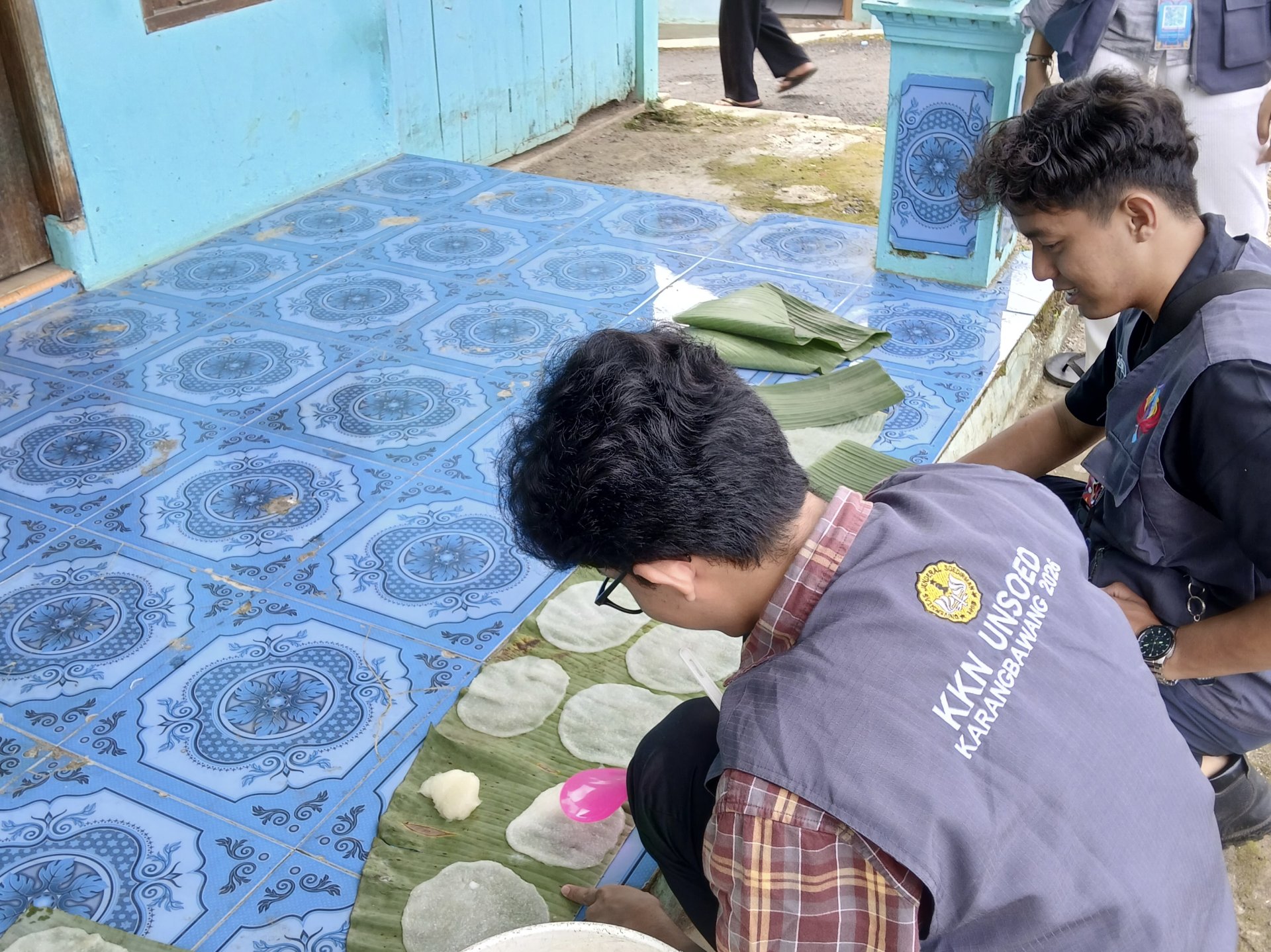 KUNJUNGAN UMKM OPAK DESA KARANGBAWANG