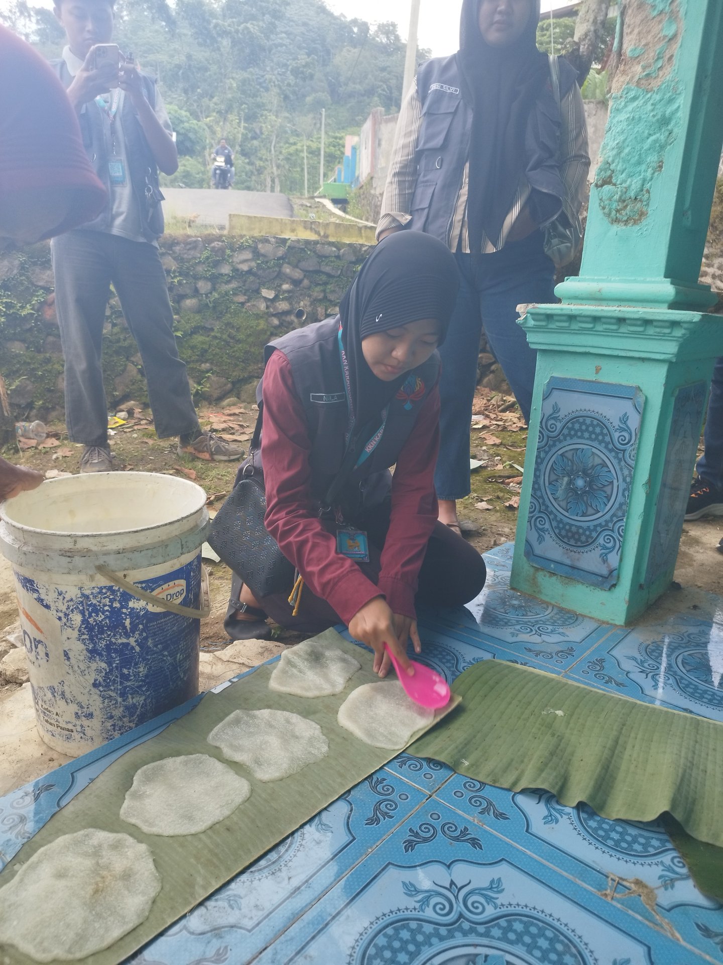 Kunjungan ke salah satu UMKM opak