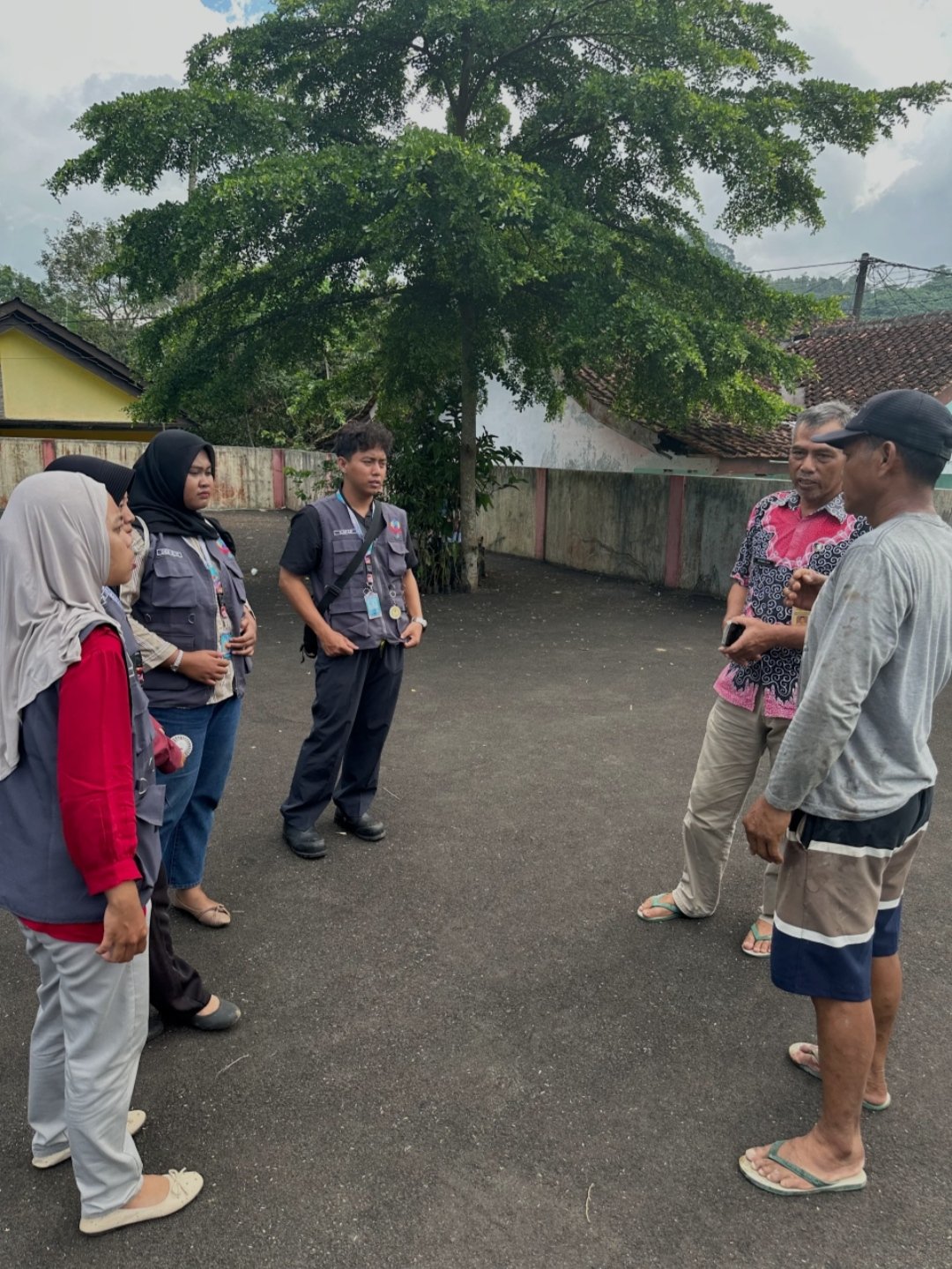 Kunjungan ke lokasi penempatan program kerja bidang lingkungan
