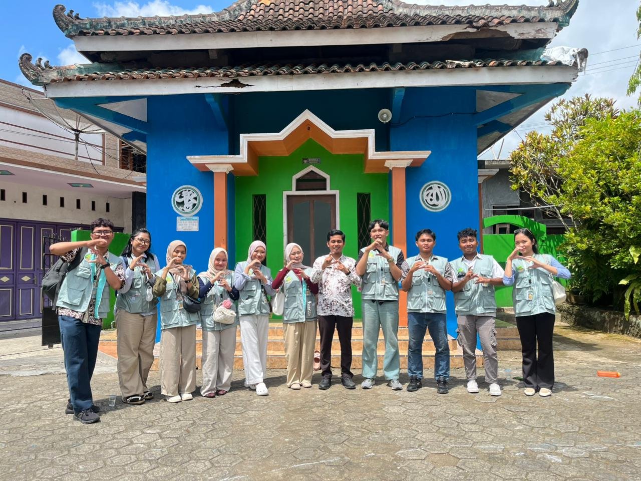 Mengunjungi SDN 1 Sumampir