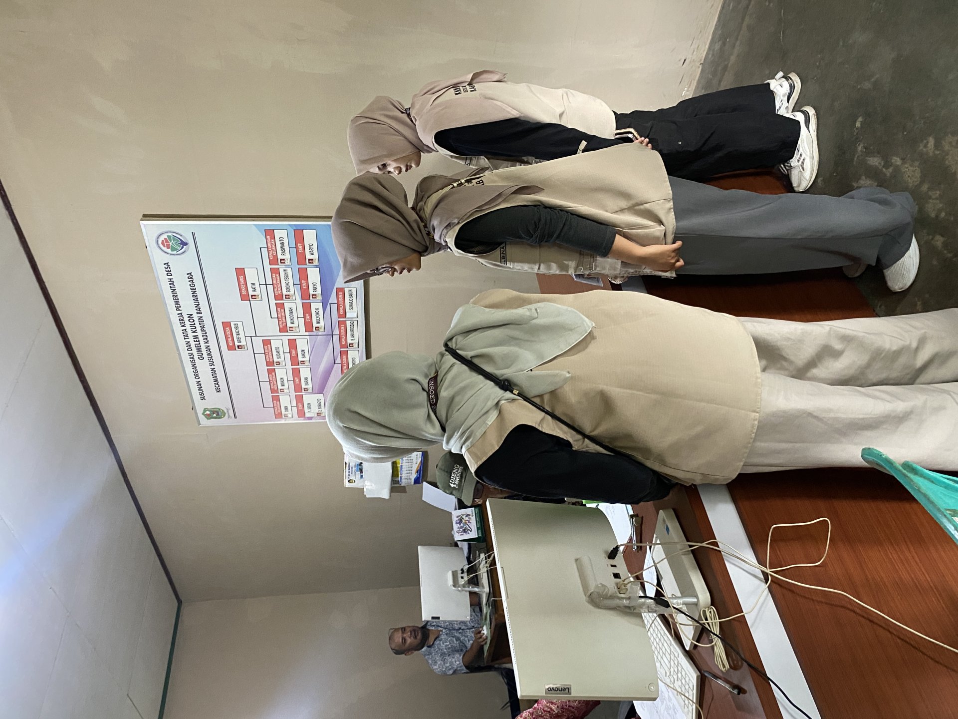 Koordinasi Pengumpulan Data IKM untuk Penguatan Program Ekonomi dan Website Desa KKN Desa Gumelem Kulon