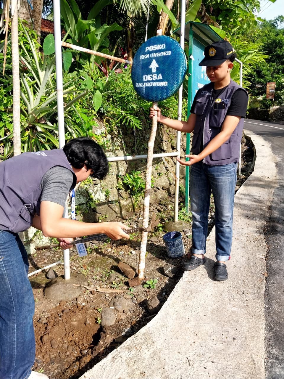 KKN Hari Kedua Melakukan Pemasangan Tanda Posko