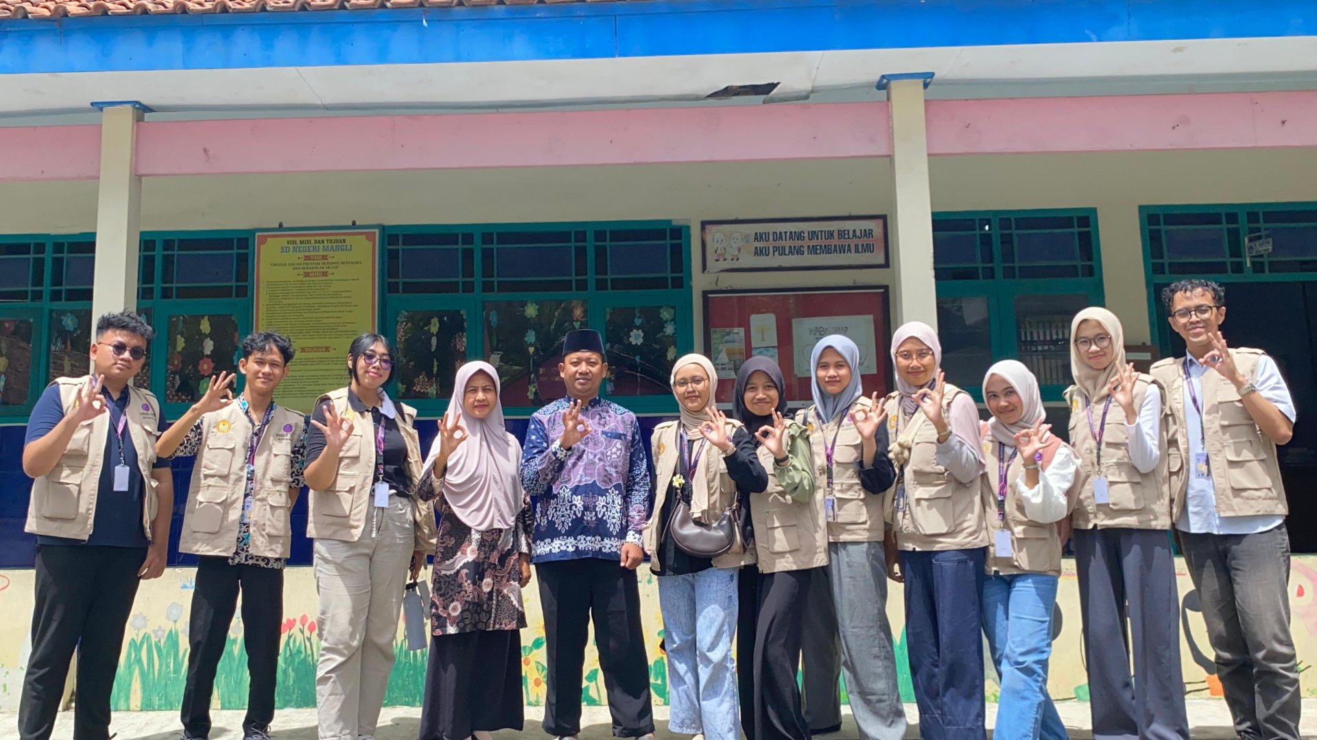 Kunjungan ke Sekolah