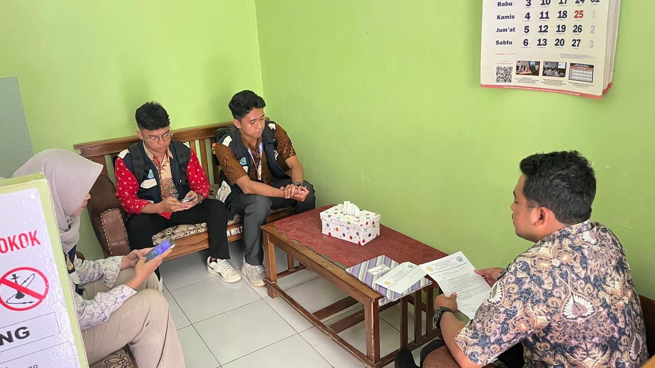 Kunjungan ke Sekolah Pengajuan Kegiatan Sosialisasi