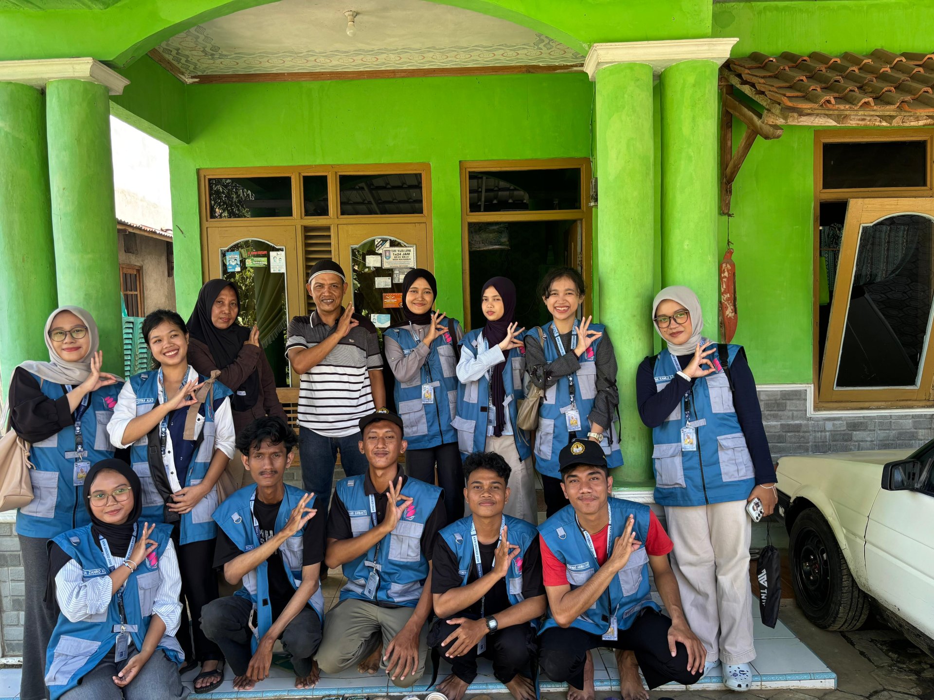 Kunjungan ke UMKM produksi gembus dan ketua RT