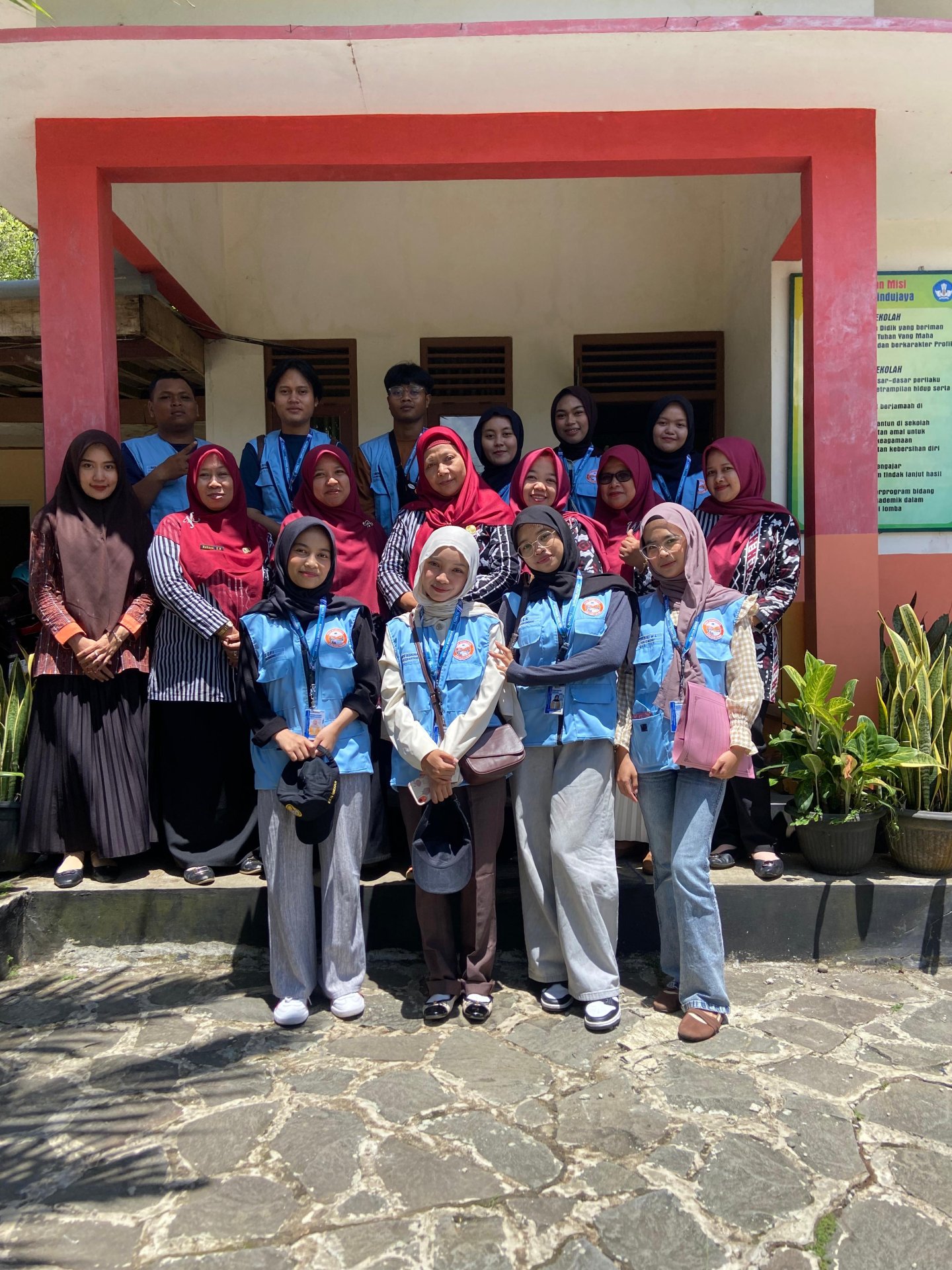 KUNJUNGAN KE PERANGKAT DESA DAN SD