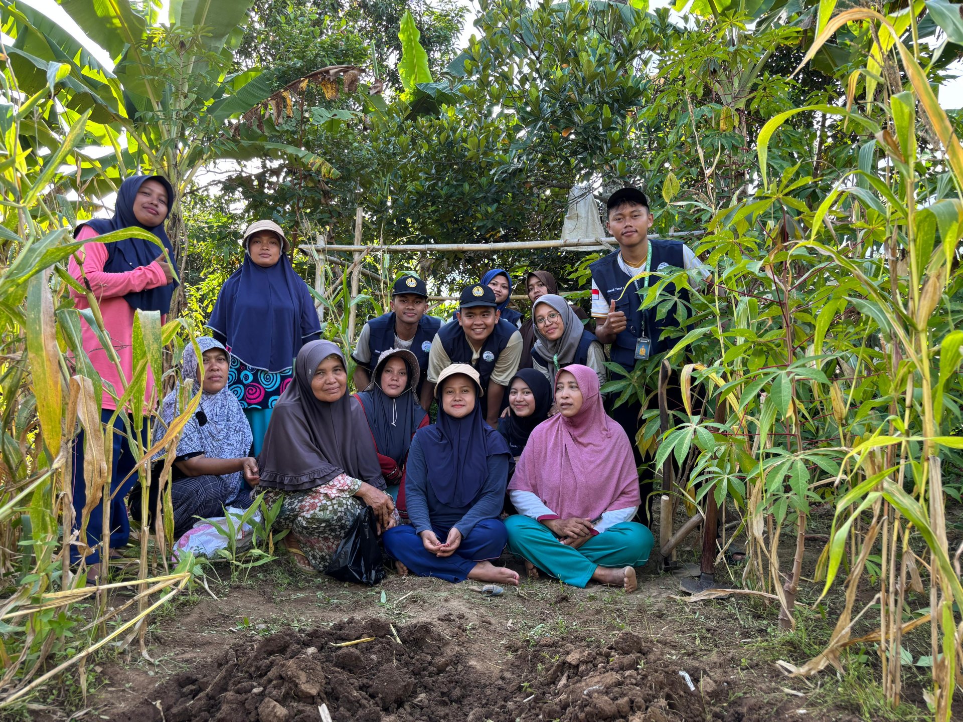 Pemaparan program kerja dan Kerja Bakti Bersama Kelompok Wanita Tani