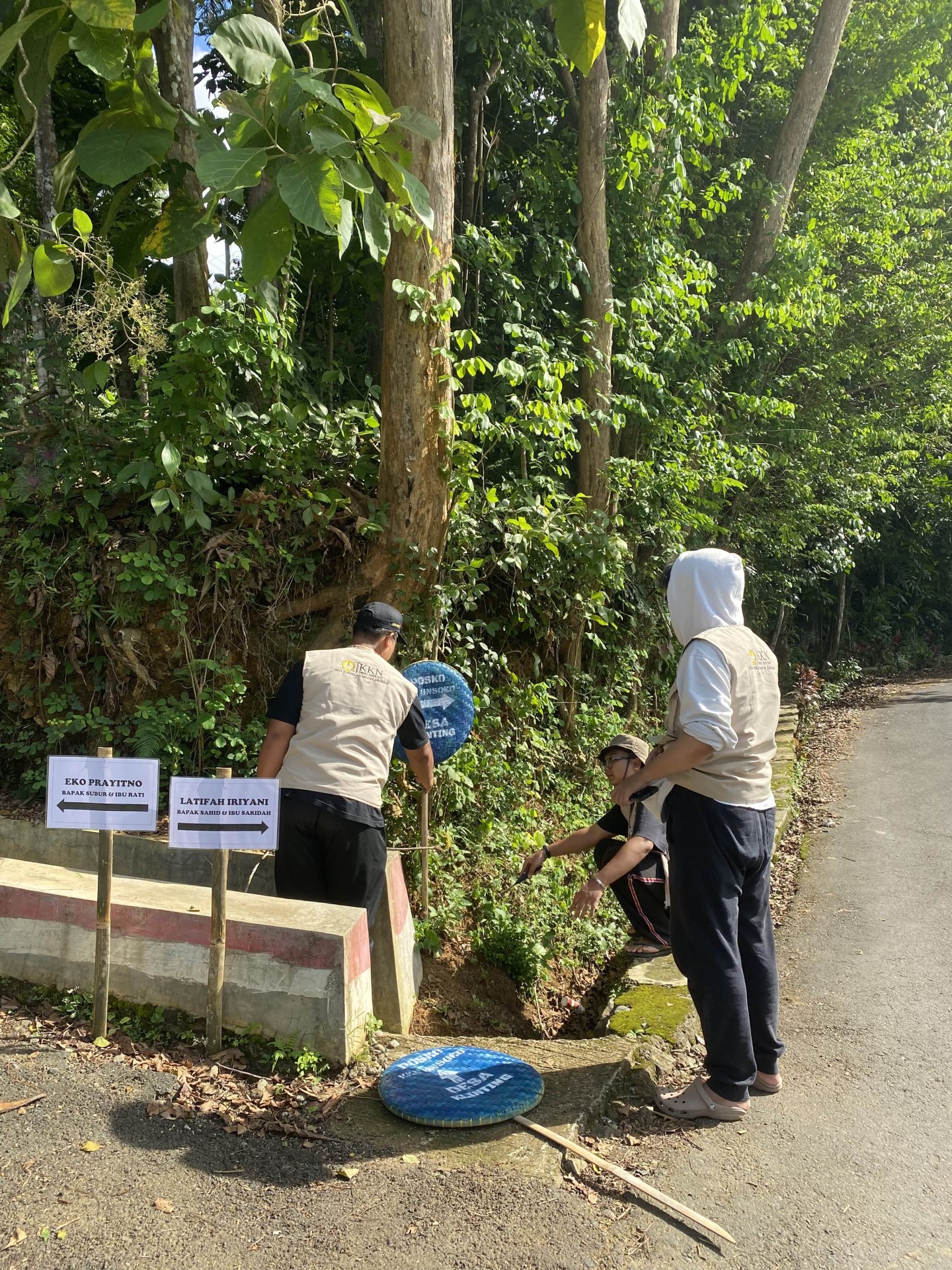 Pemasangan Plang Posko