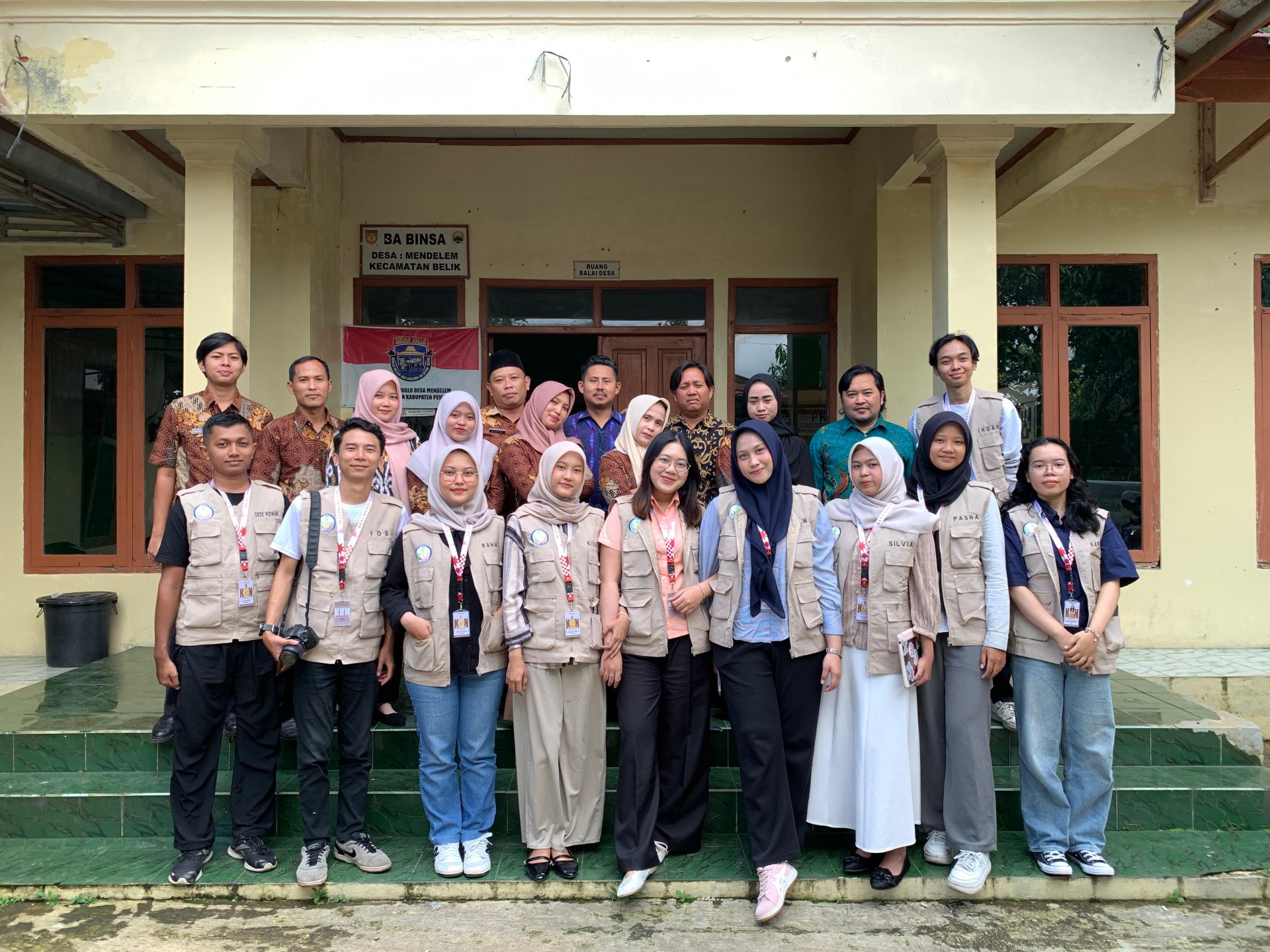 Pemaparan program kerja dan pemasangan tampah pengarah posko KKN