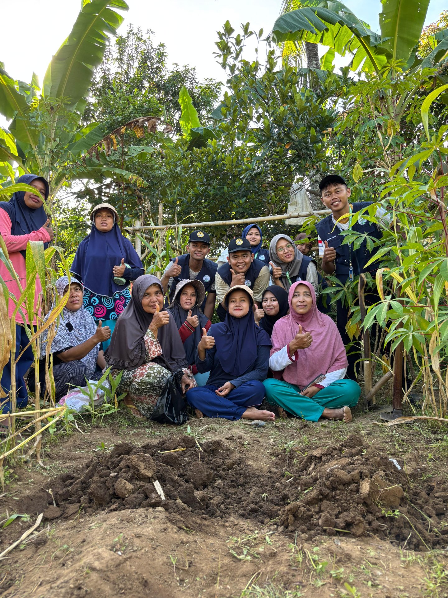 Pemaparan Program Kerja dan Kerja Bakti Bersama Kelompok Wanita Tani