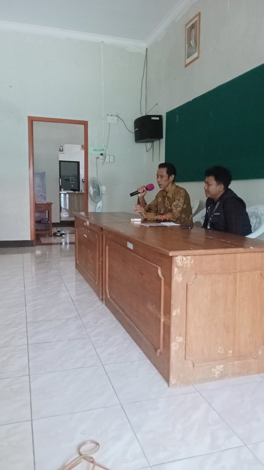 Hari kedua KKN pemaparan program kerja kkn di balai desa plana