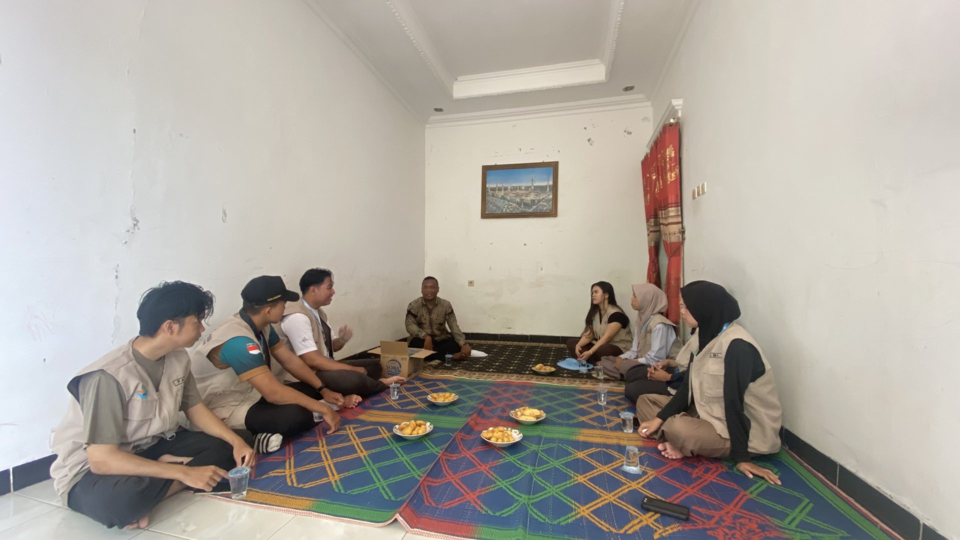 Berdiskusi dengan pengepul UMKM gerabah dan Diskusi proker dengan Bapak Kadus 3