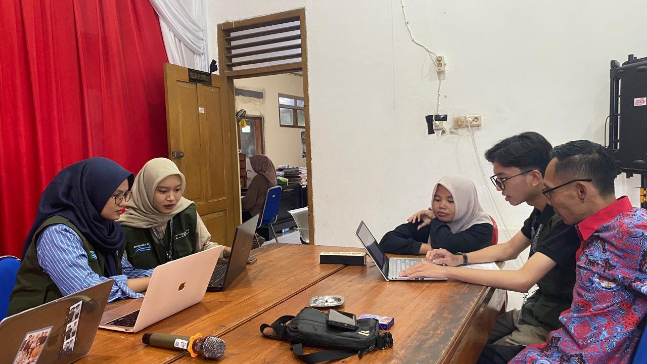 Piket pelayanan desa