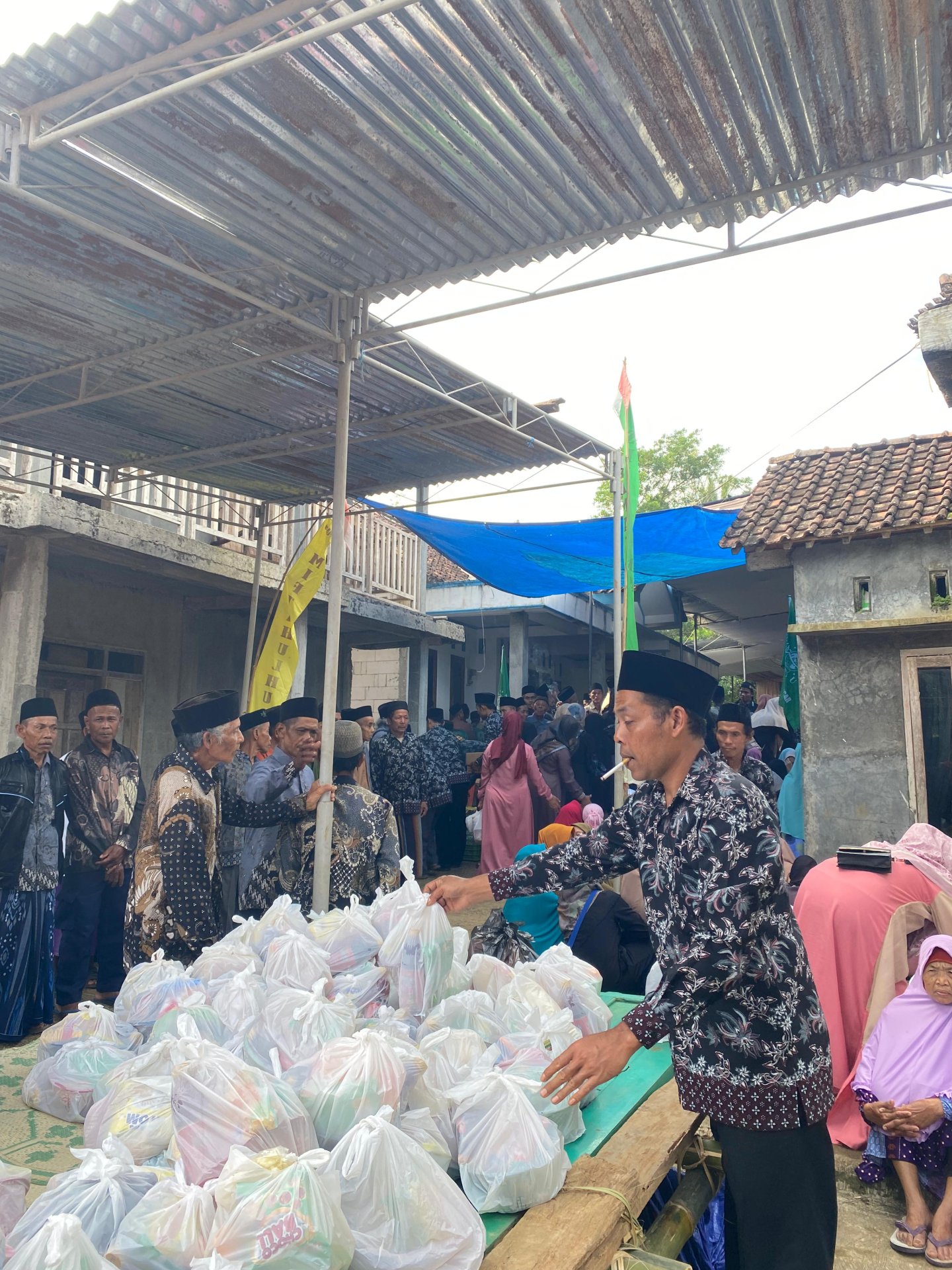 Day 2 - Mahasiswa KKN Unsoed Mengikuti Pengajian Isra Mi'raj