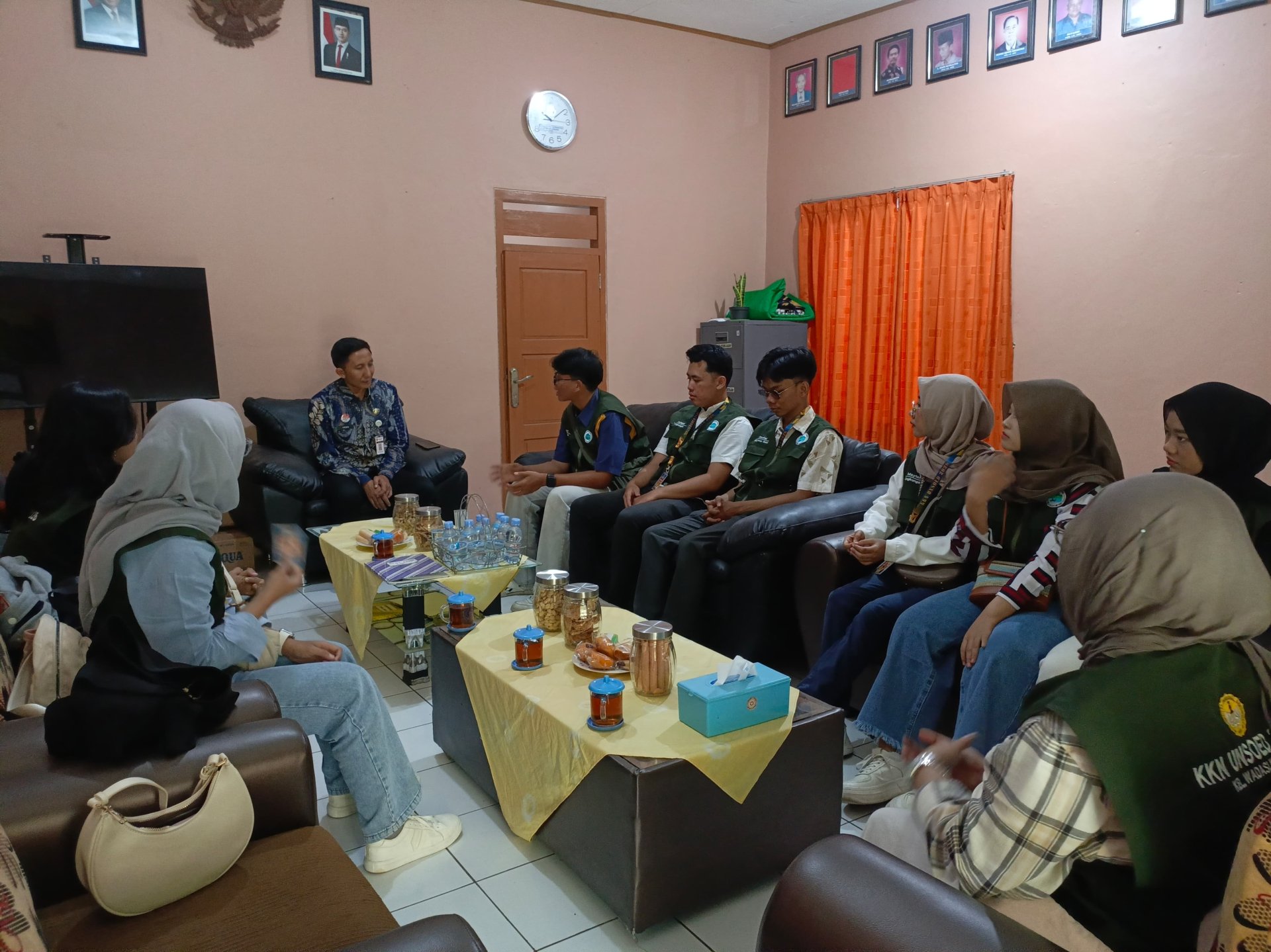 Sowan ke sekolah yang ada di wadaslintang