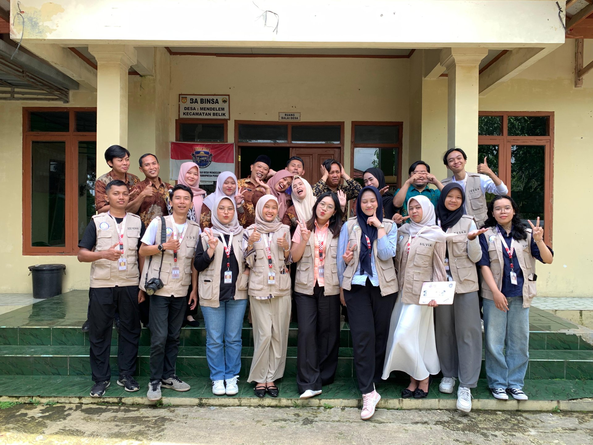 Kegiatan KKN Hari ke 3 Pemaparan Program Kerja Tentatif dan Pemasangan Tampah Penunjuk Arah