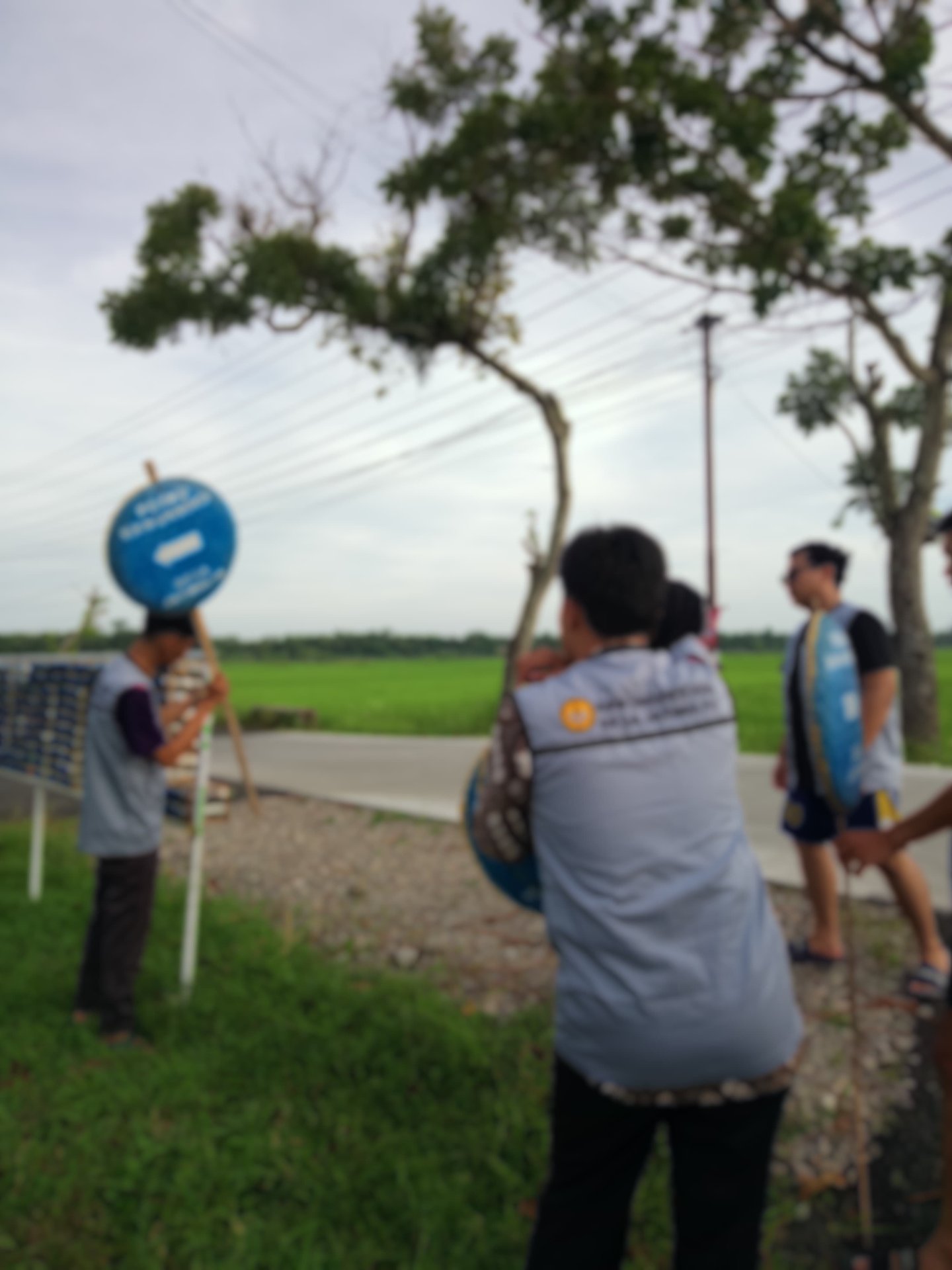 Pemasangan penunjuk arah posko kkn Jatimulyo