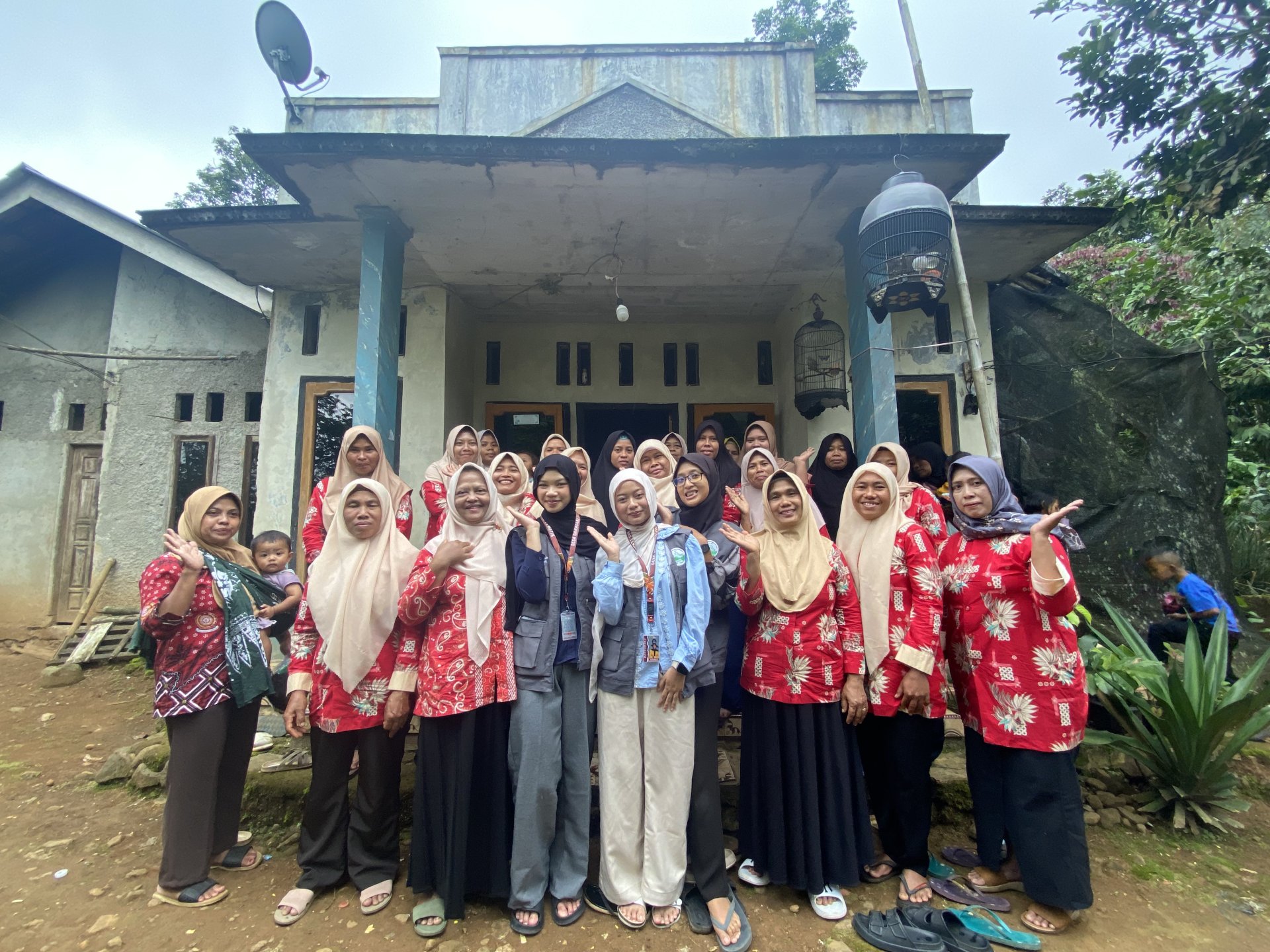 mengikuti kegiatan pkk di dusun danareja rw 1