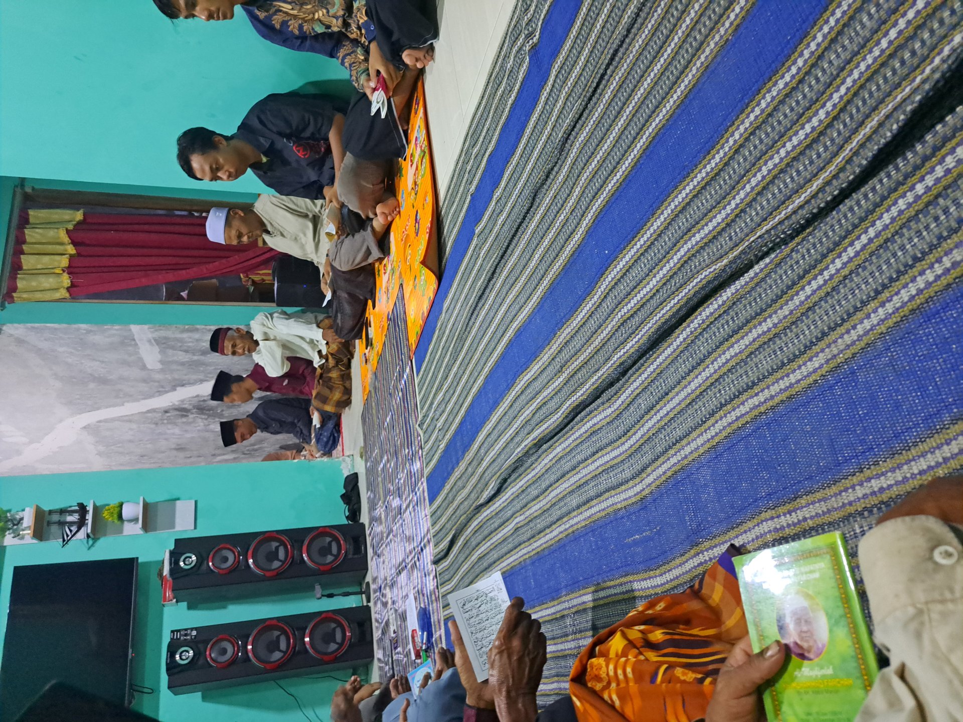 Pengajian tahlilan rutin