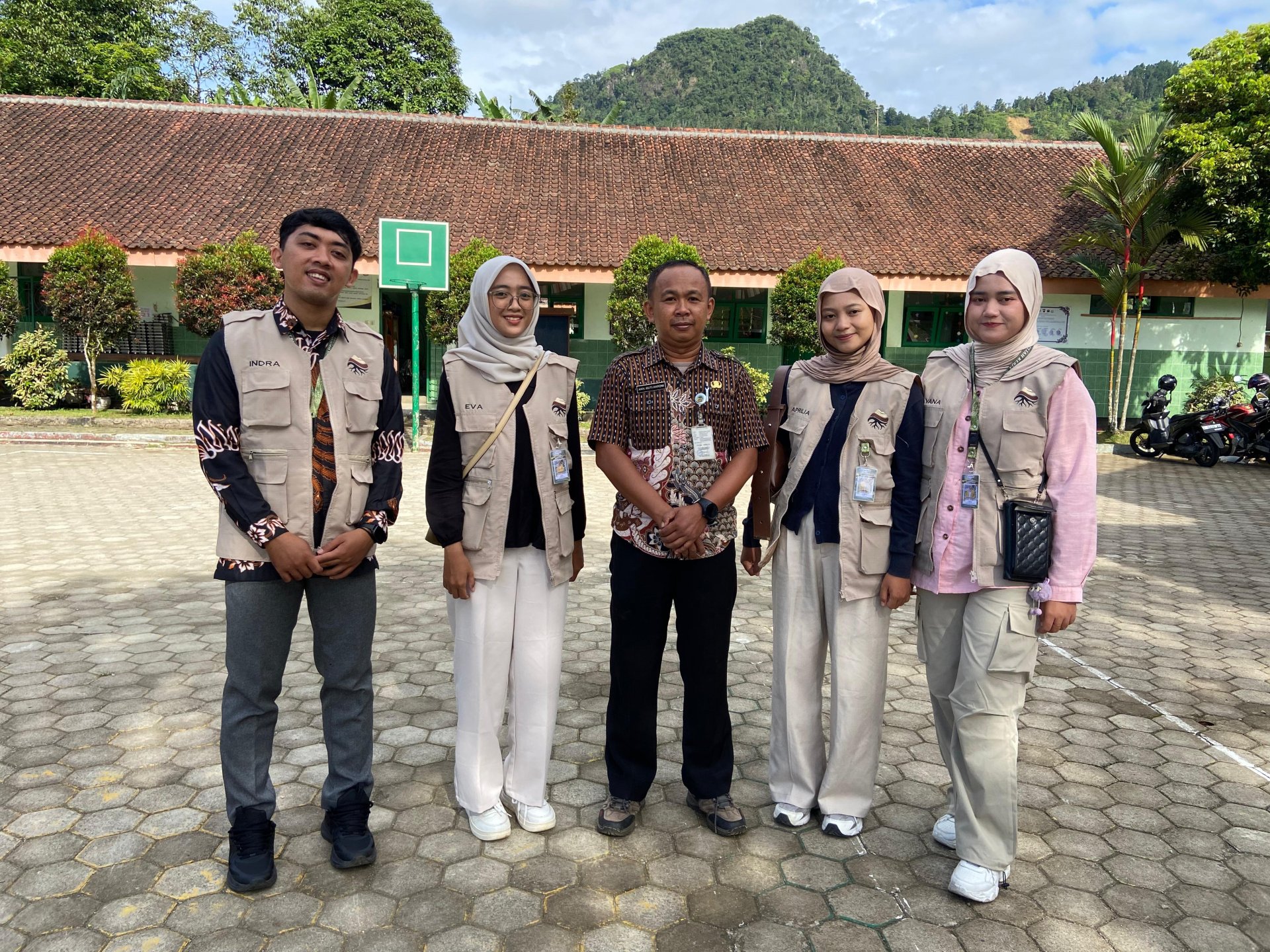 Kunjungan ke SD Melung