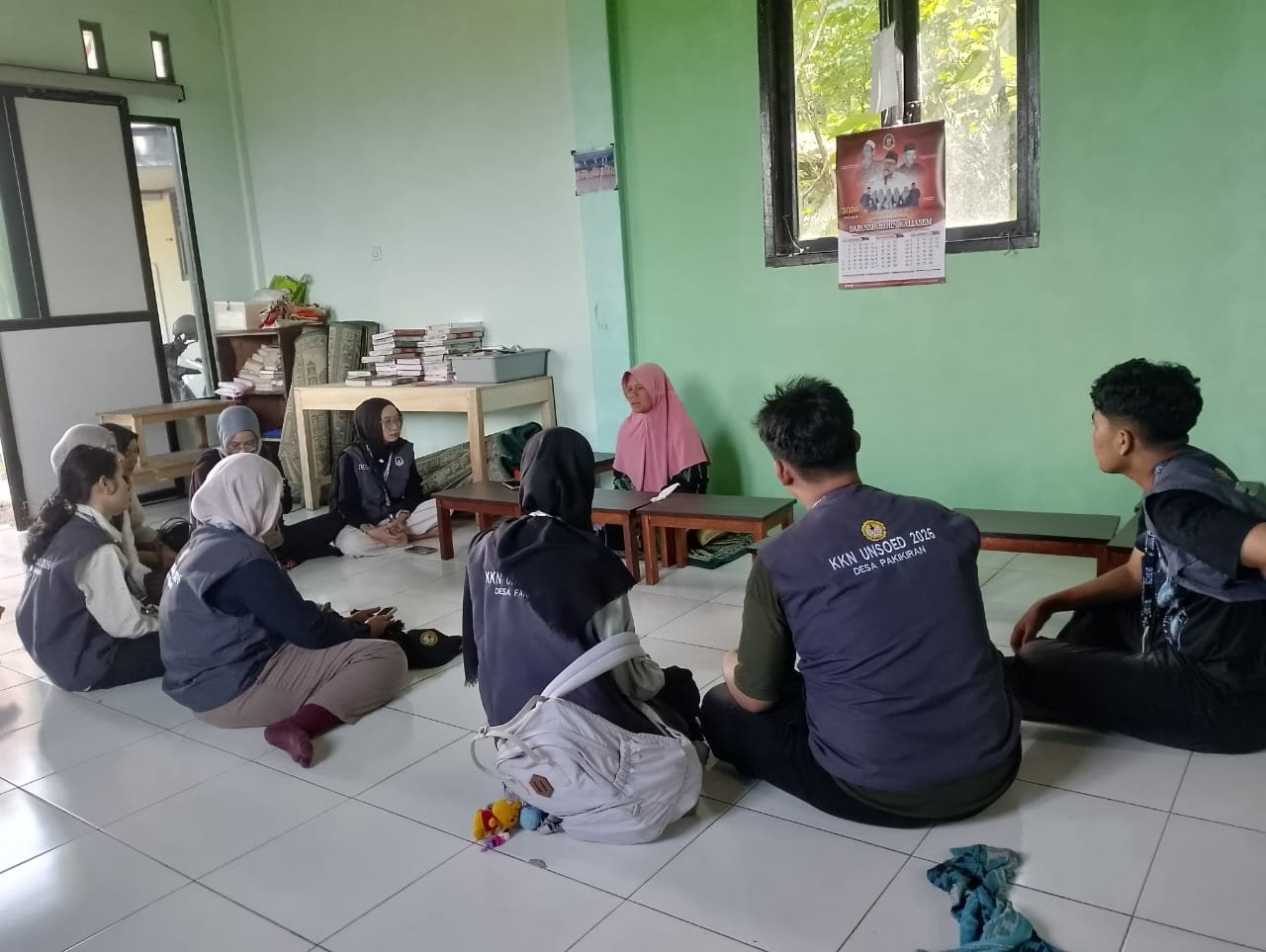 Kegiatan Silaturahmi dan Pengenalan Lingkungan KKN di Desa Pakikiran