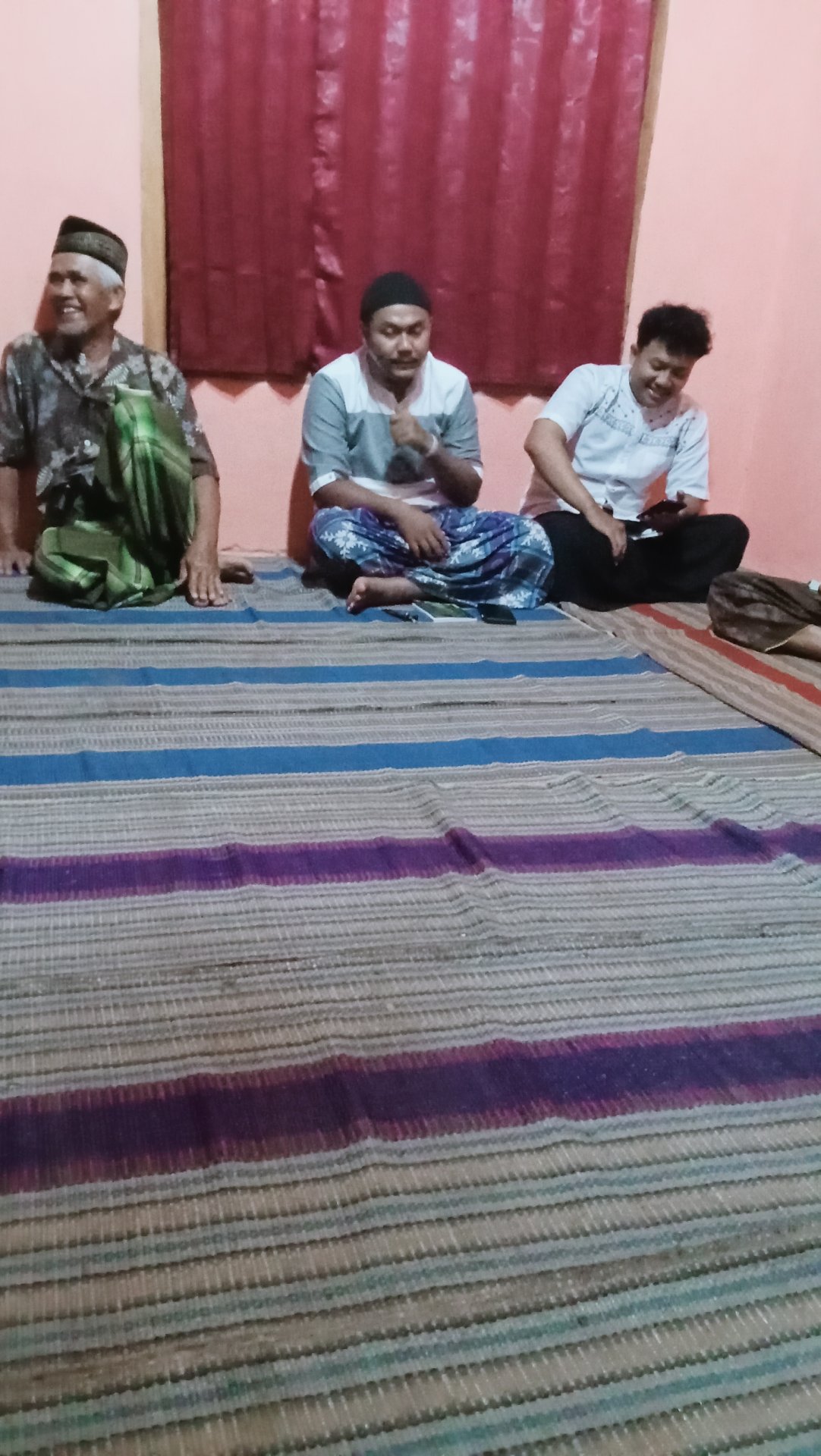 Hari kedua kkn melakukan yasinan tahlil bersama warga setempat