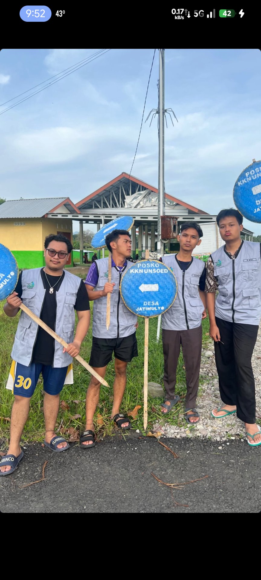 Pemasangan Penanda Jalan