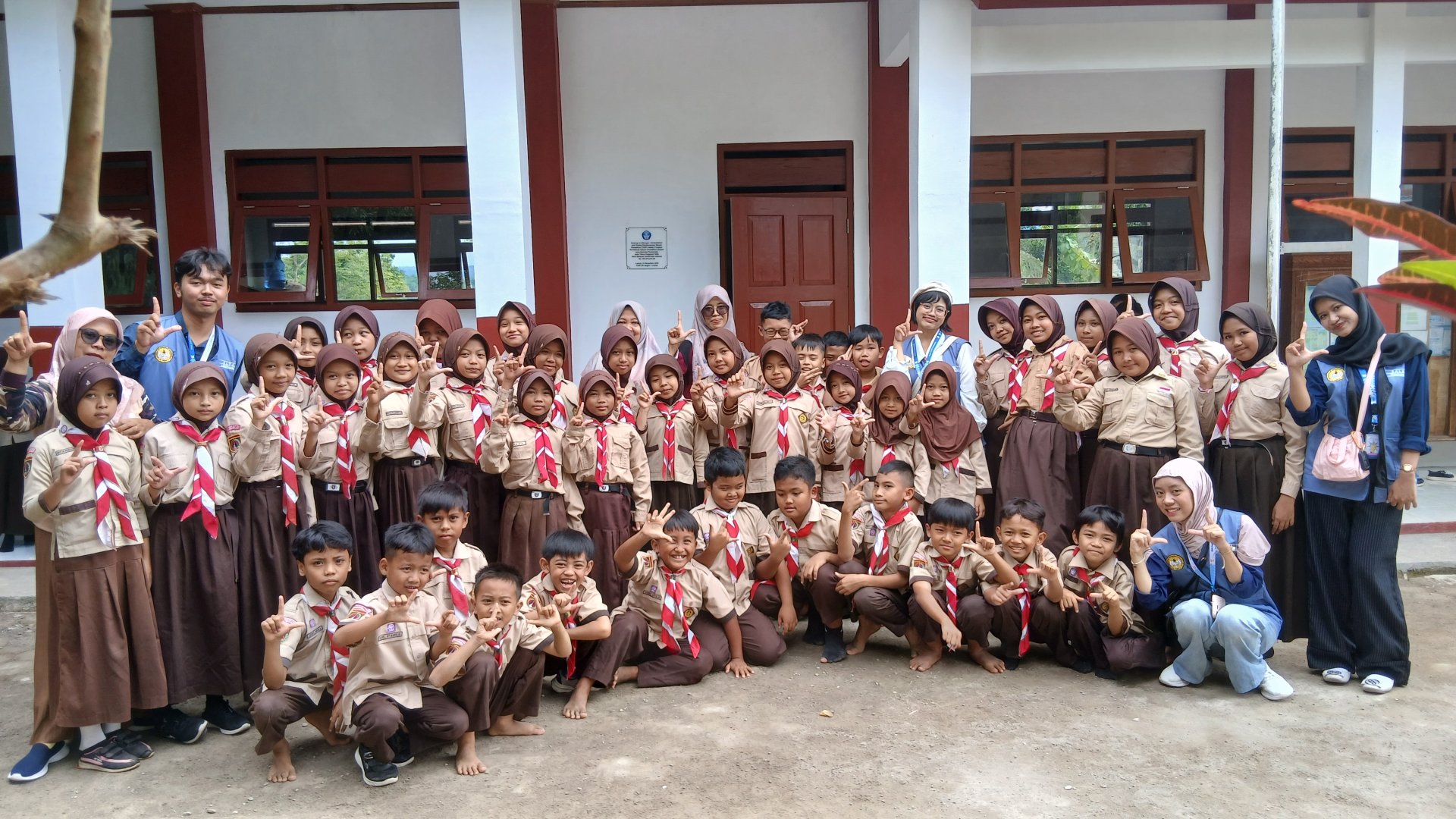 Kunjungan ke Sekolah SDN 1 Lancar dan SMPN 2 Wadaslintang