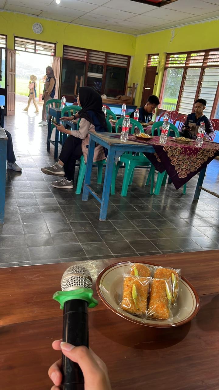 Sosialisasi pemaparan proker di aula desa